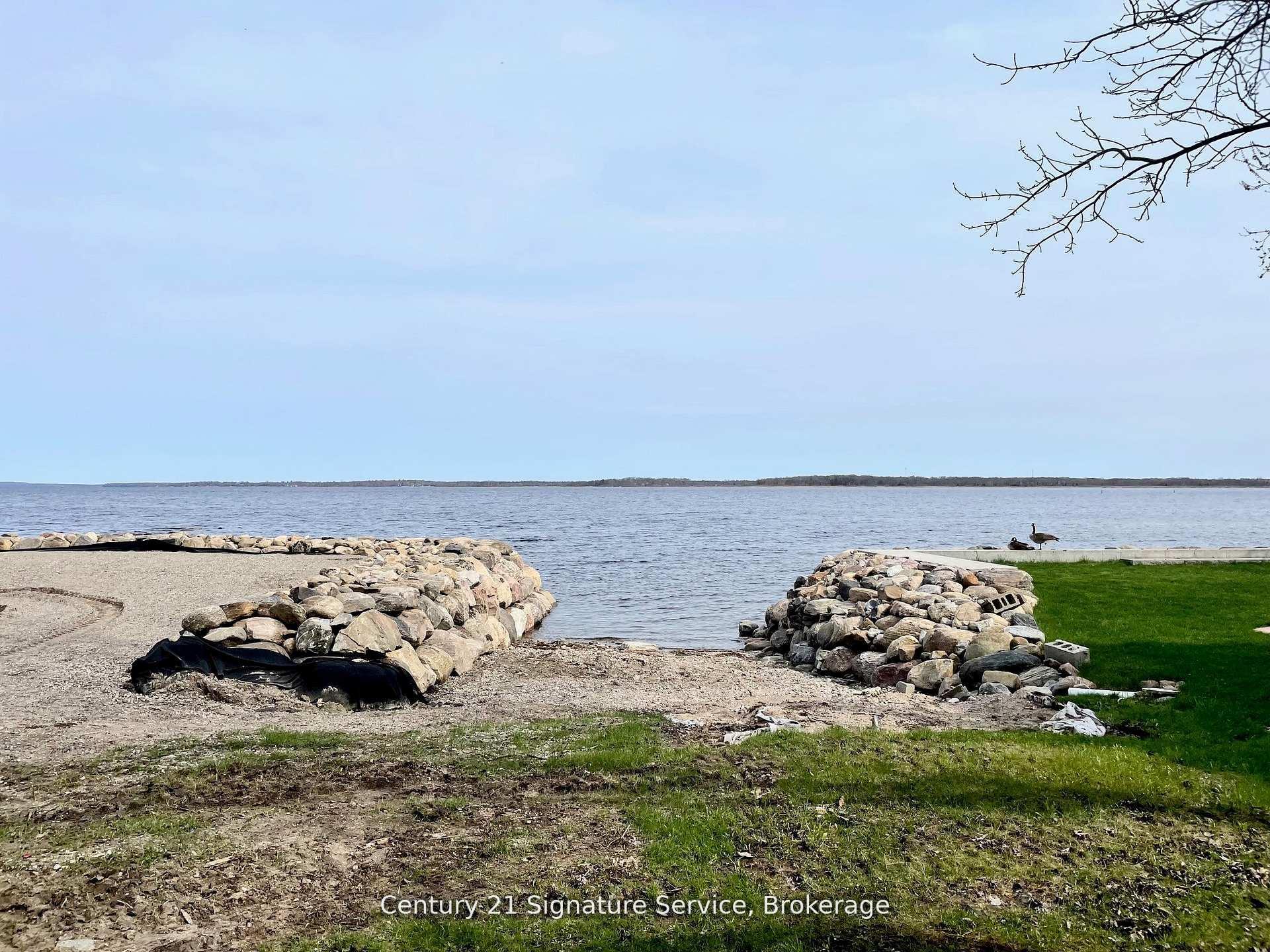 Photo 4 of 257 Robins Point Road, Tay, Victoria Harbour — HOMEH