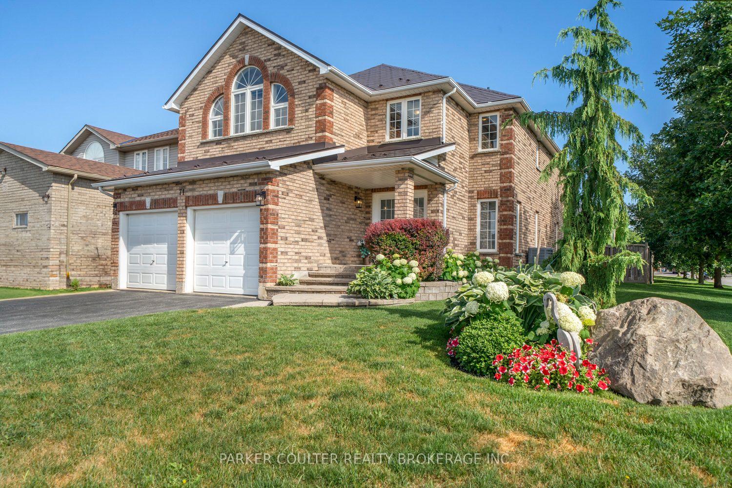Photo 3 of 71 Balmoral Place, Barrie, Innis-Shore — HOMEH