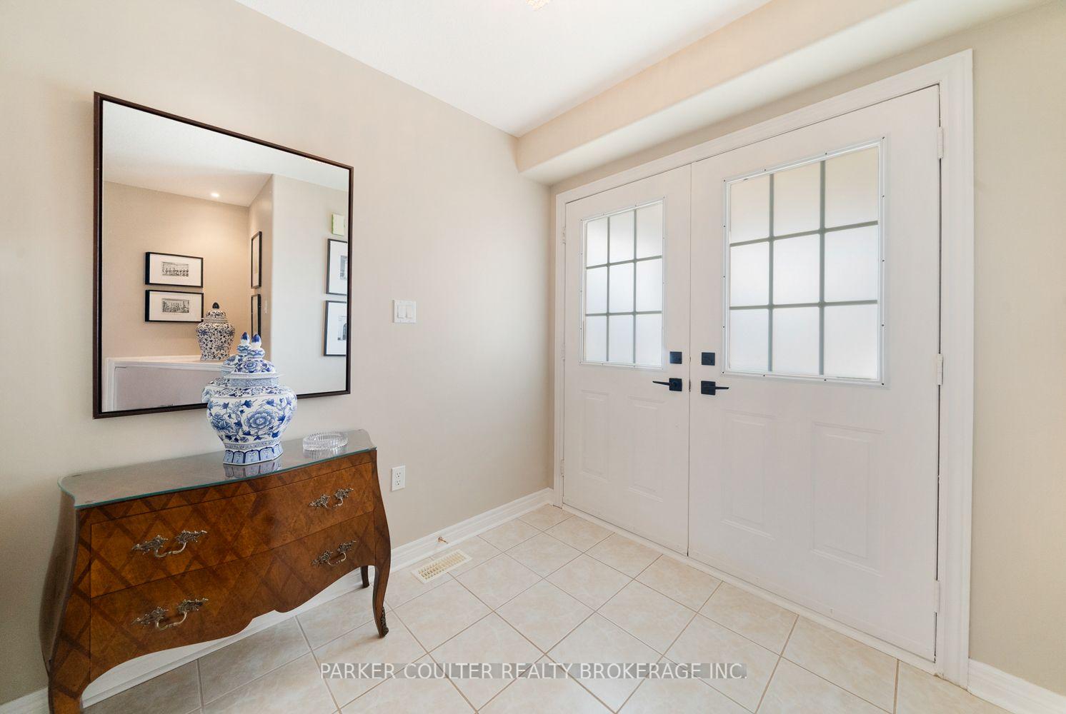 Photo 5 of 71 Balmoral Place, Barrie, Innis-Shore — HOMEH