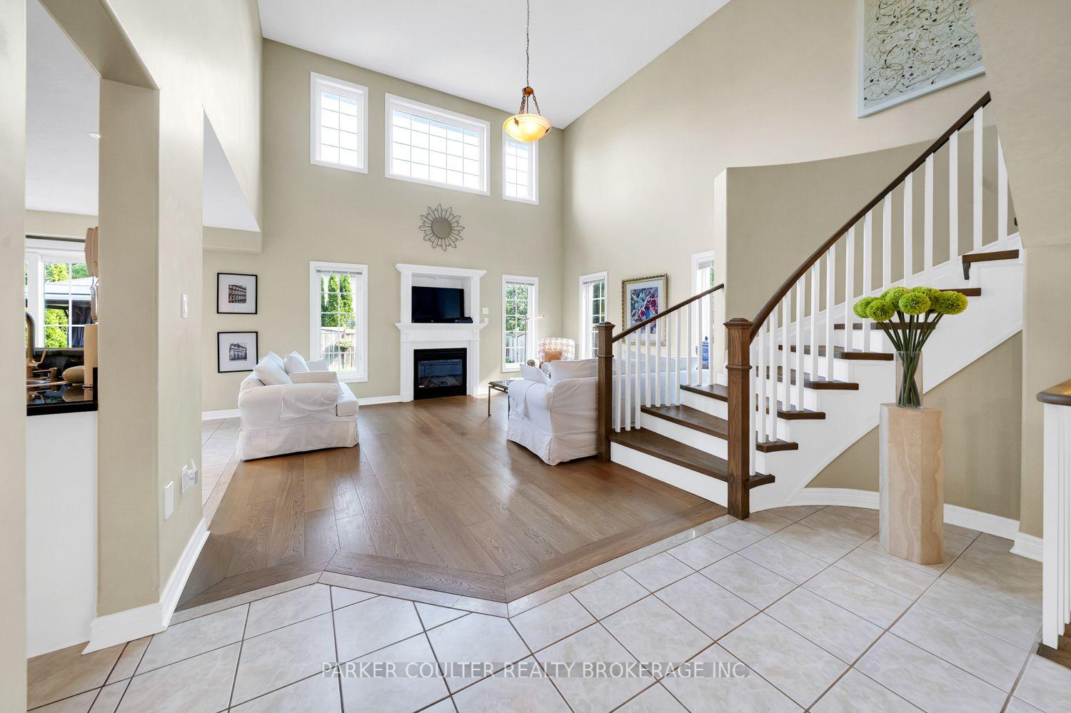 Photo 10 of 71 Balmoral Place, Barrie, Innis-Shore — HOMEH