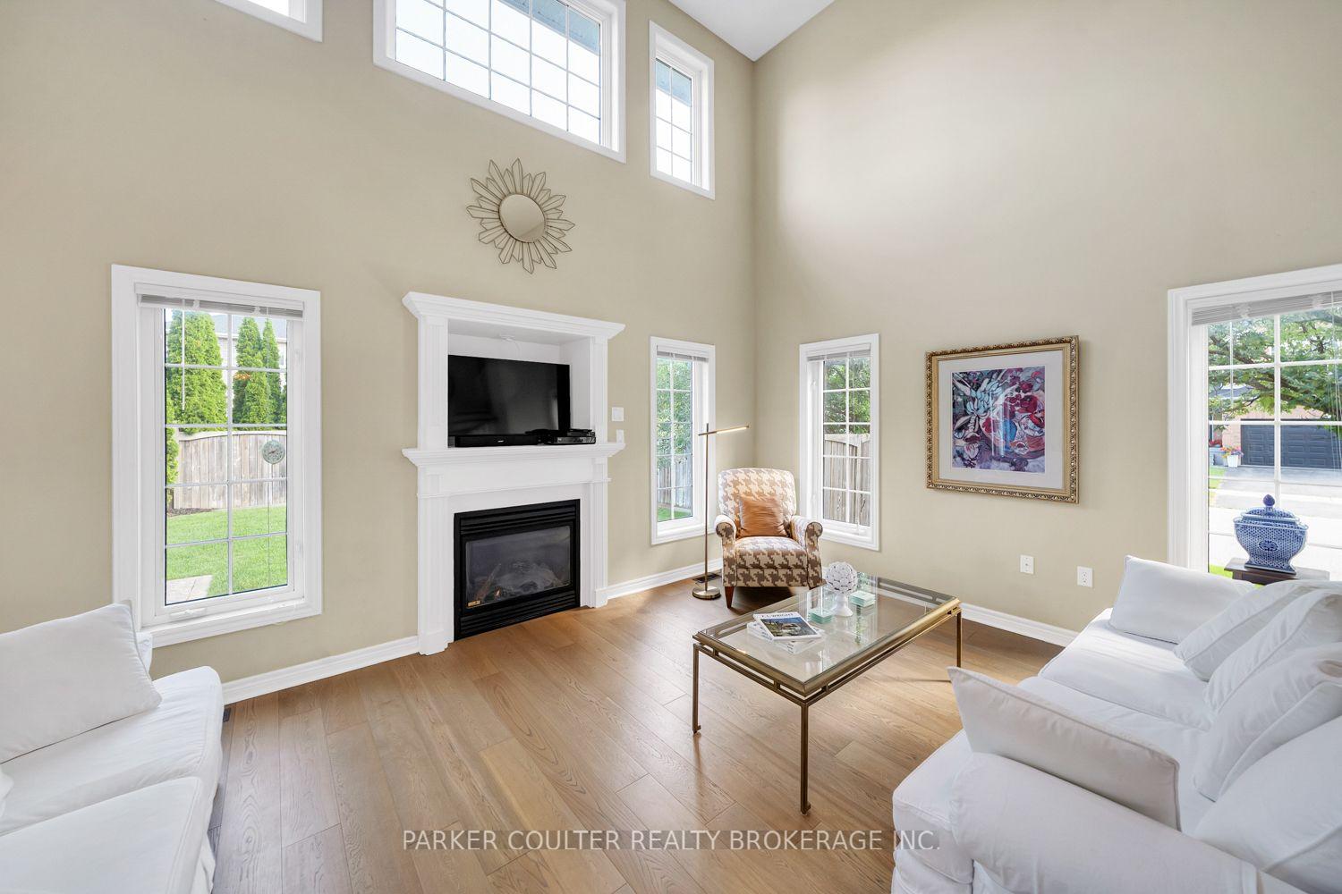 Photo 11 of 71 Balmoral Place, Barrie, Innis-Shore — HOMEH
