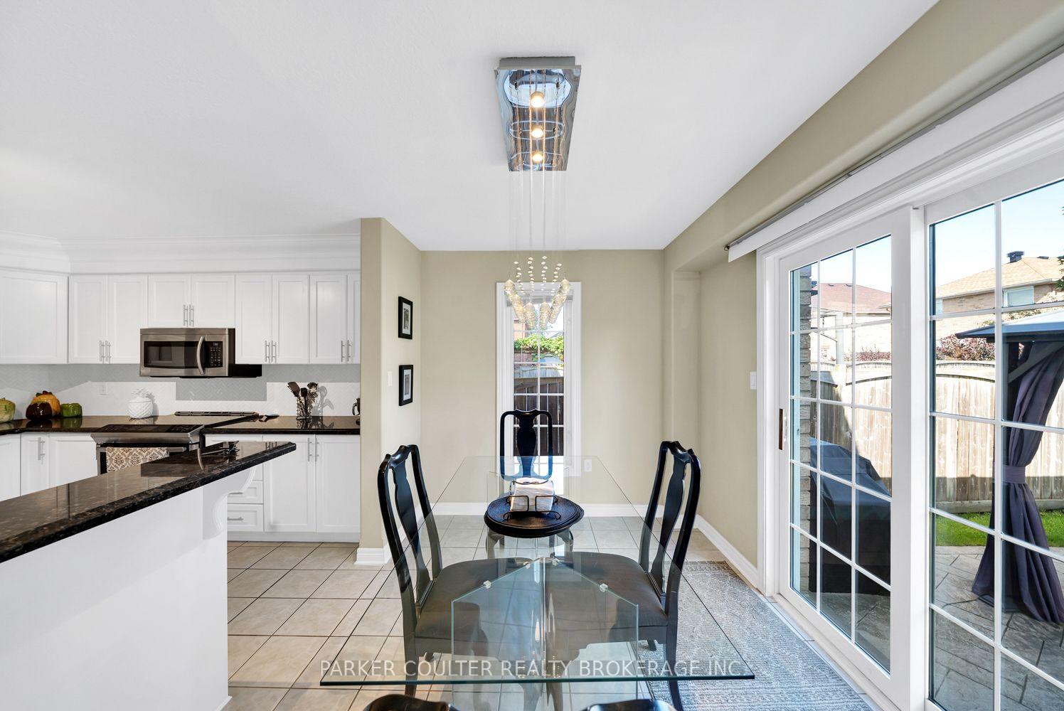 Photo 14 of 71 Balmoral Place, Barrie, Innis-Shore — HOMEH