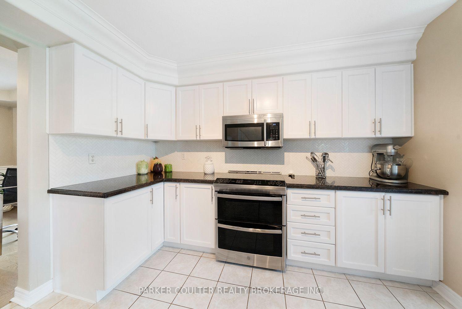 Photo 20 of 71 Balmoral Place, Barrie, Innis-Shore — HOMEH