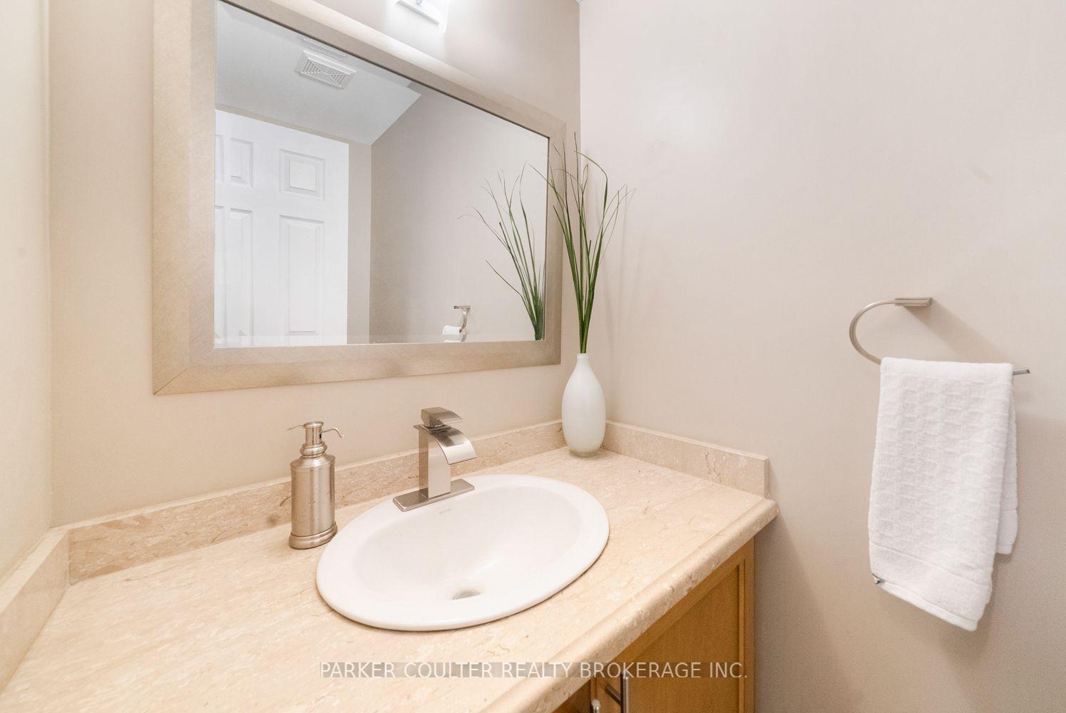Photo 23 of 71 Balmoral Place, Barrie, Innis-Shore — HOMEH