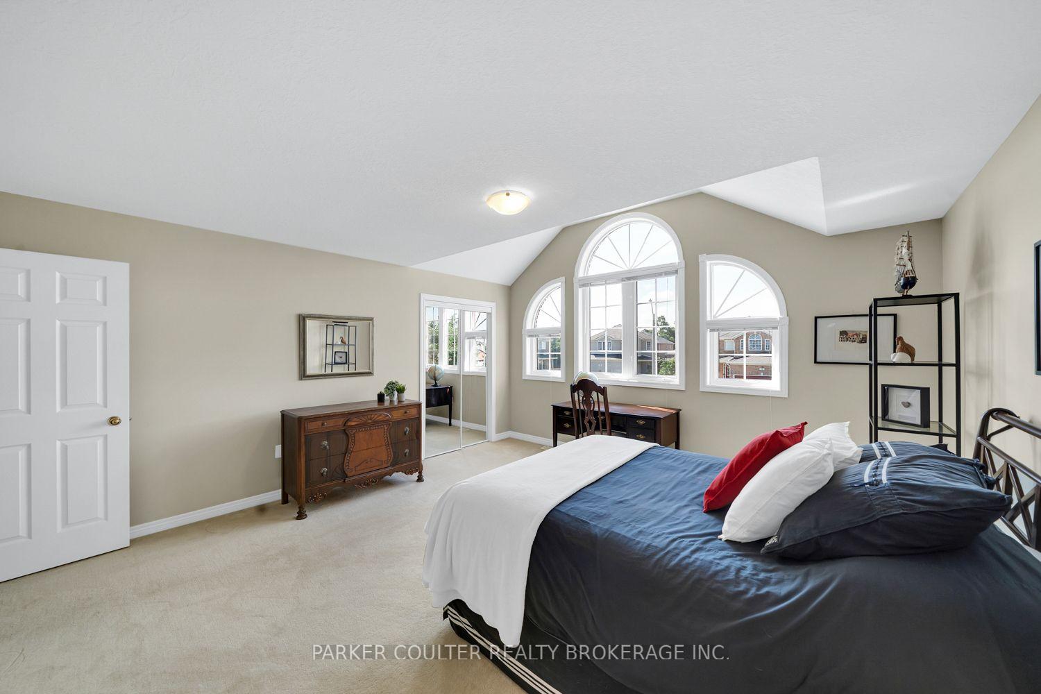 Photo 36 of 71 Balmoral Place, Barrie, Innis-Shore — HOMEH