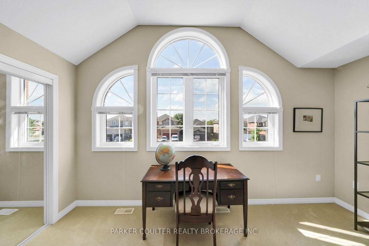 Photo 38 of 71 Balmoral Place, Barrie, Innis-Shore — HOMEH