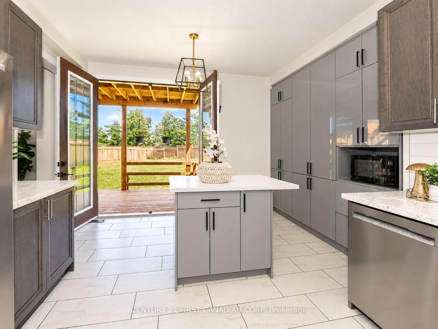Photo 19 of 36 Seaton Crescent, Tillsonburg — HOMEH