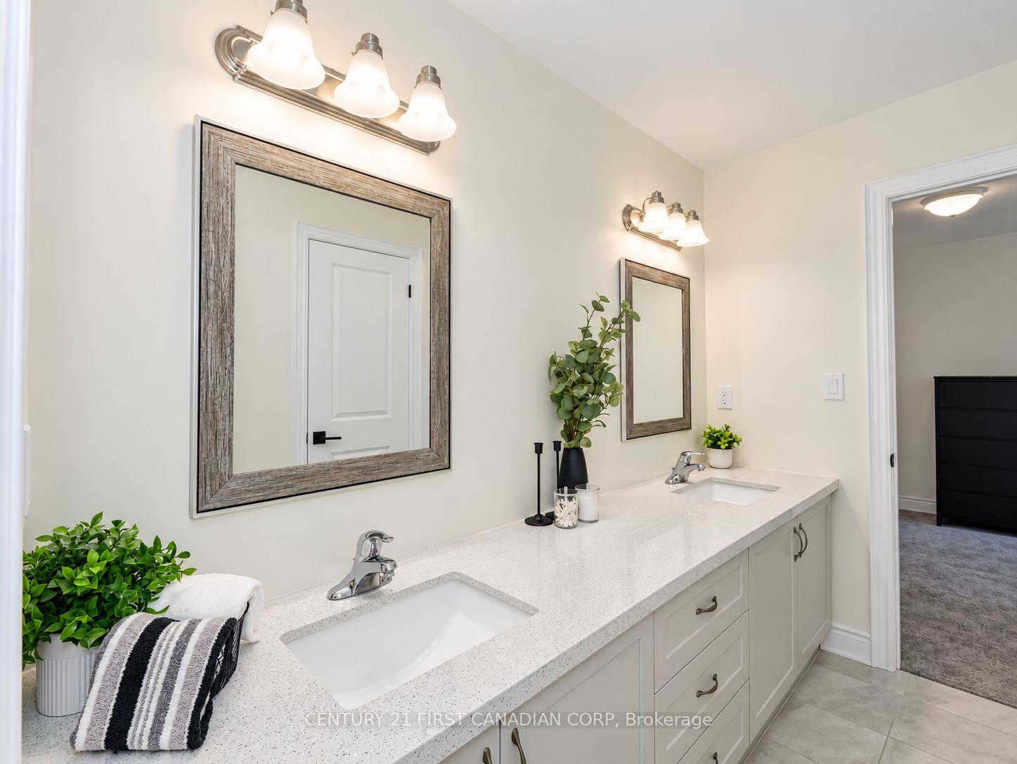 Photo 32 of 36 Seaton Crescent, Tillsonburg — HOMEH
