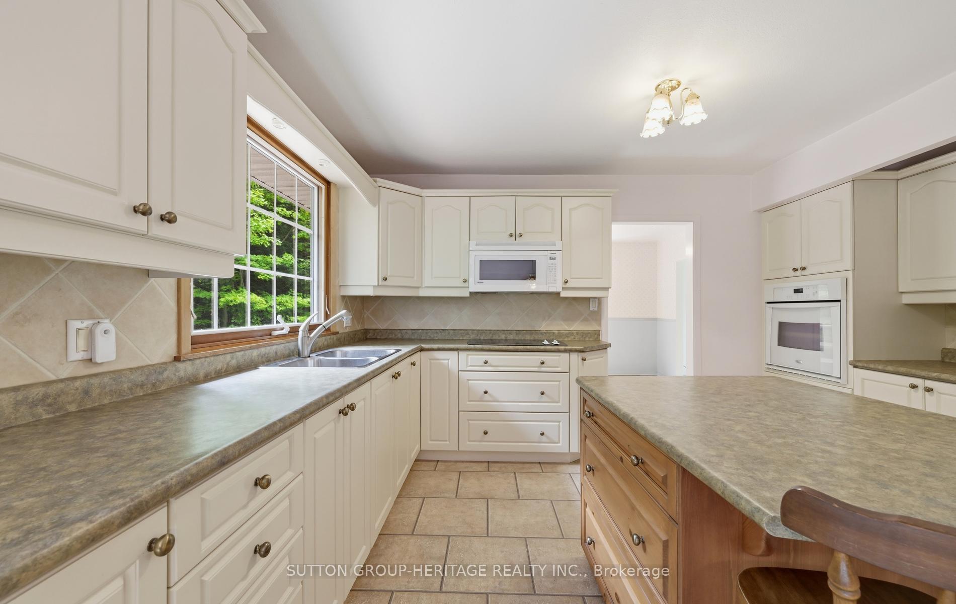 Photo 6 of 3630 Devitts Road, Scugog, Blackstock — HOMEH