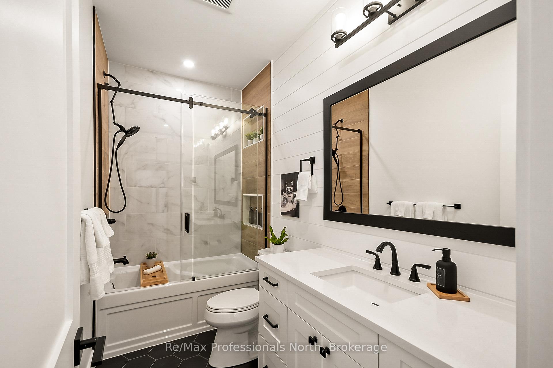 Photo 22 of 1054 Brydons Bay Road, Gravenhurst, Muskoka (S) — HOMEH