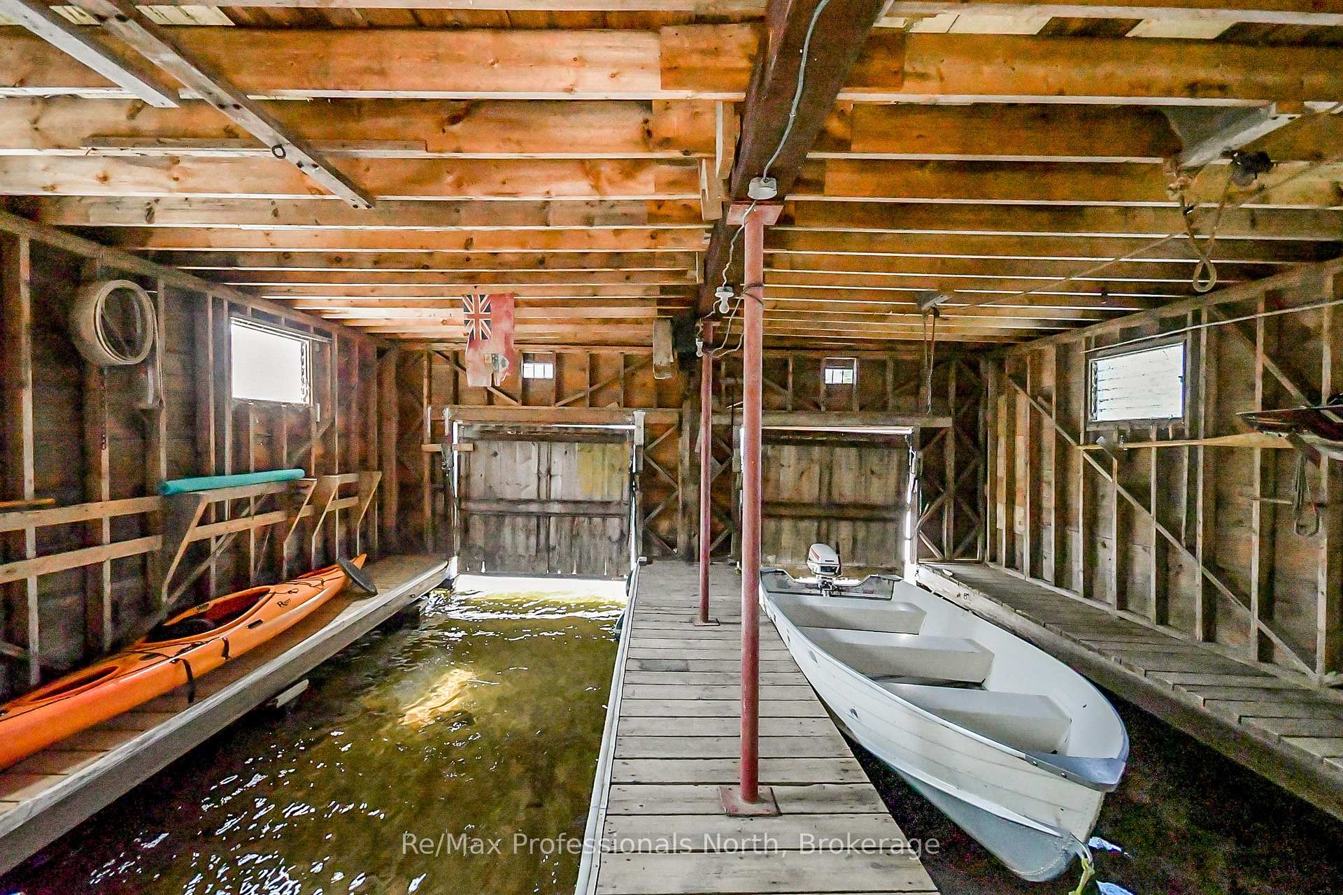 Photo 37 of 1054 Brydons Bay Road, Gravenhurst, Muskoka (S) — HOMEH