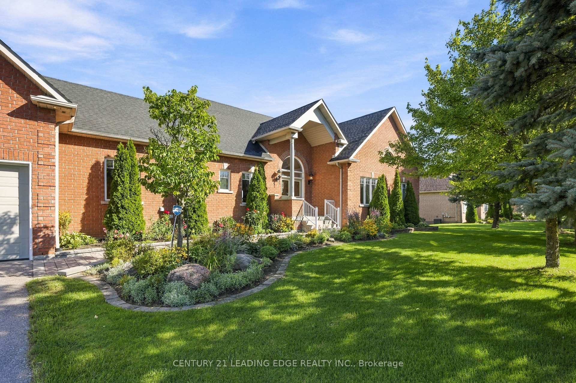 Photo 3 of 24 George Pipher Lane, Whitchurch-Stouffville, Ballantrae — HOMEH