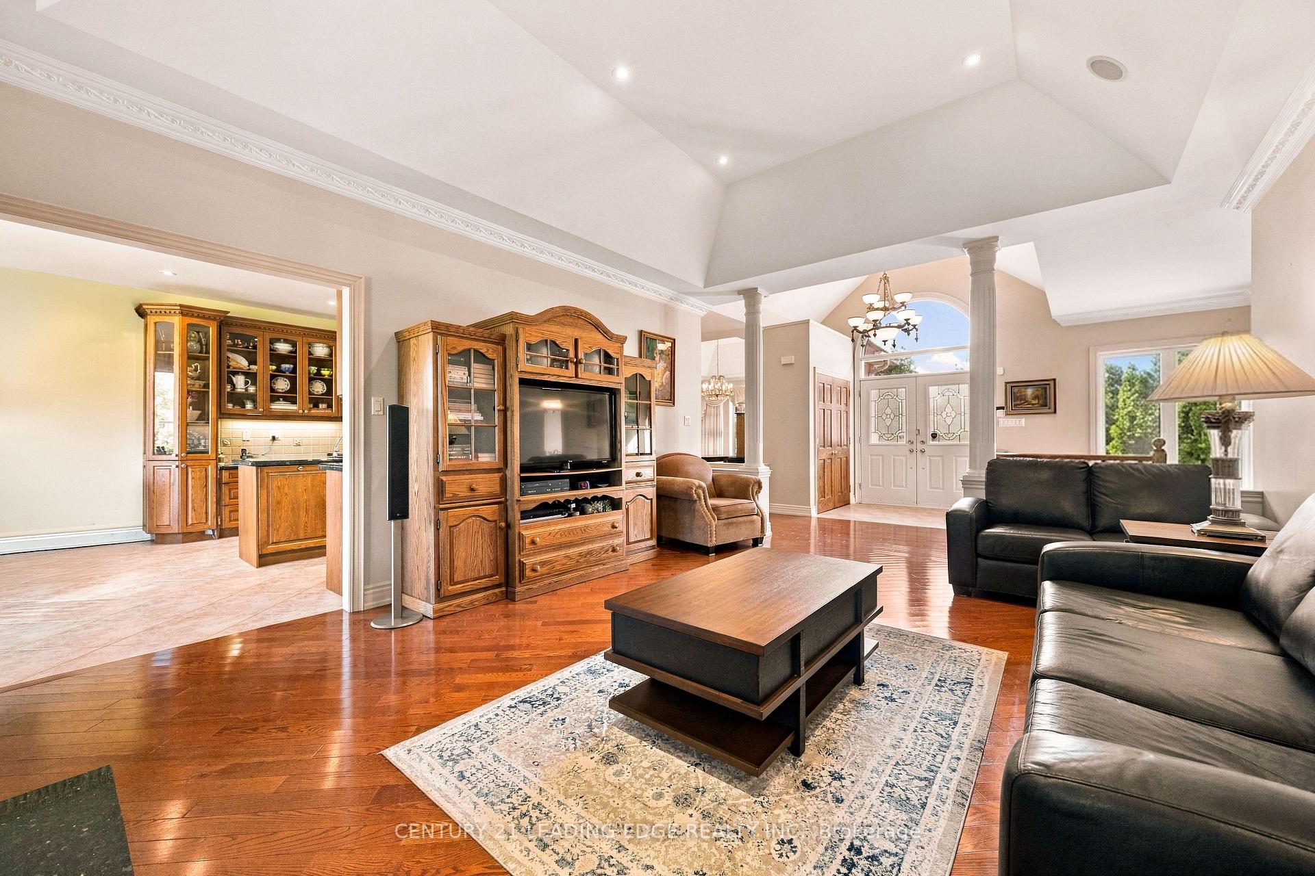 Photo 8 of 24 George Pipher Lane, Whitchurch-Stouffville, Ballantrae — HOMEH