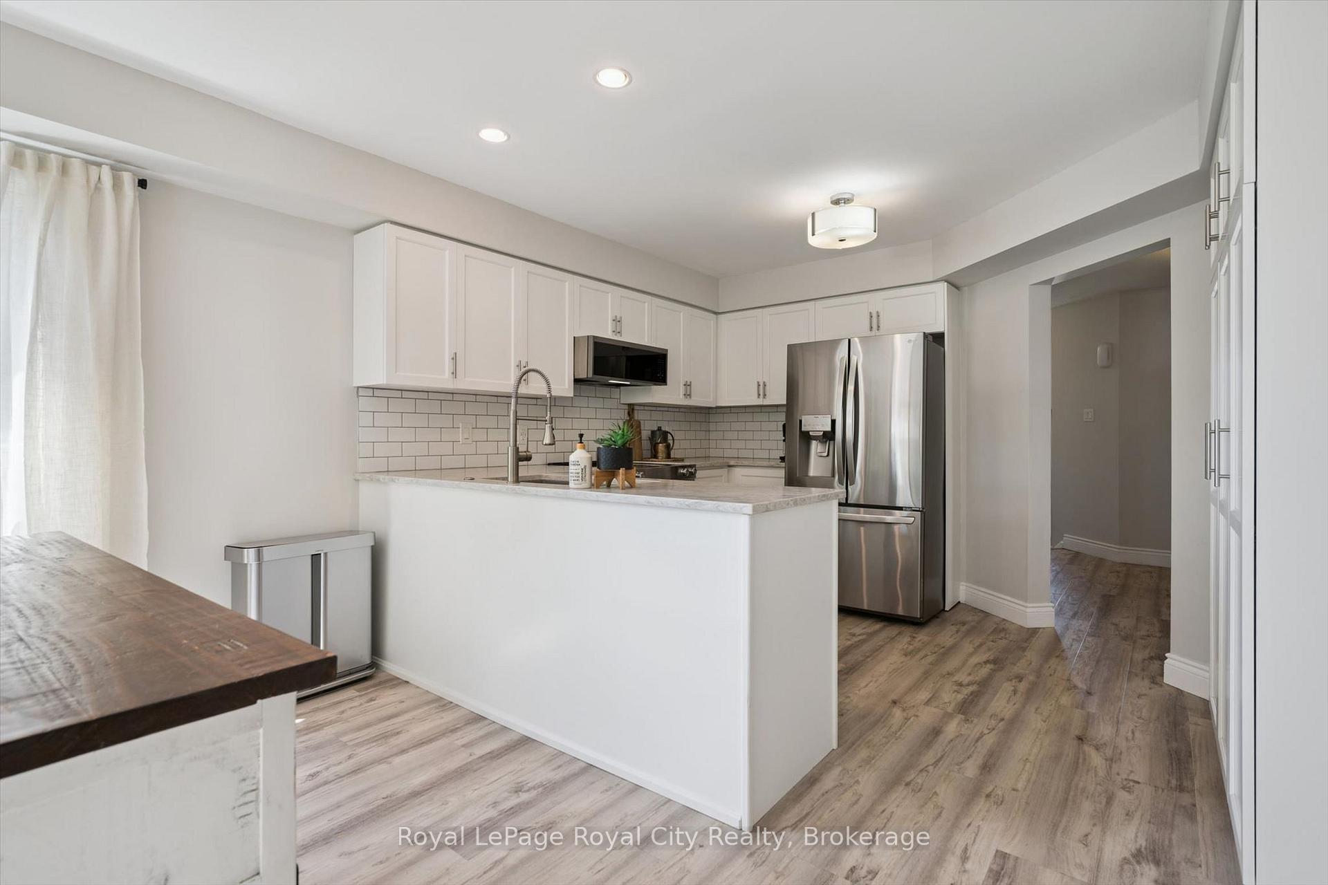 Photo 6 of 81 Teal Drive, Guelph, Kortright Hills — HOMEH