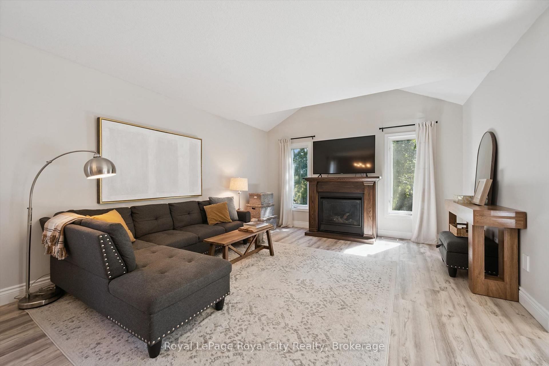 Photo 13 of 81 Teal Drive, Guelph, Kortright Hills — HOMEH