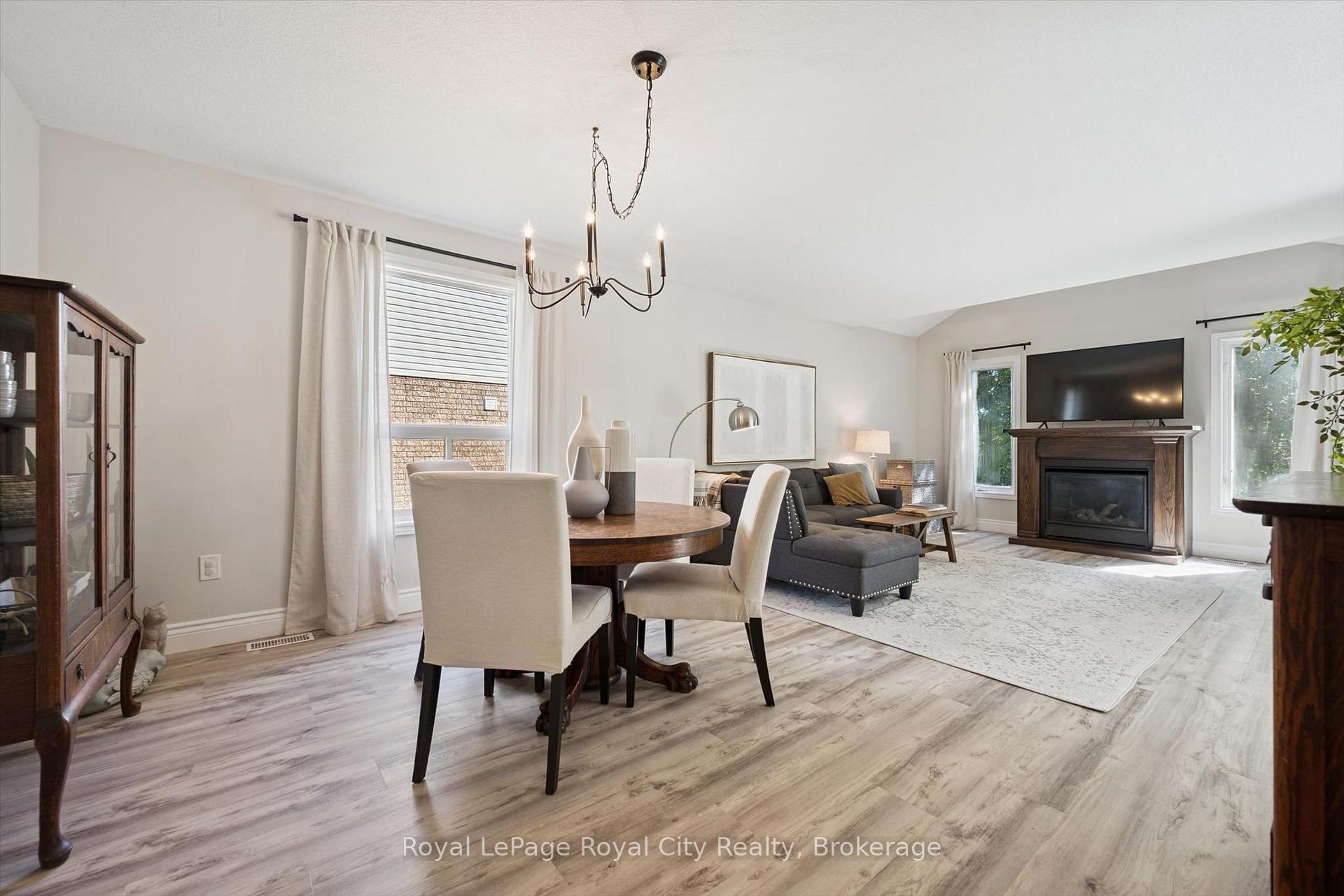 Photo 15 of 81 Teal Drive, Guelph, Kortright Hills — HOMEH
