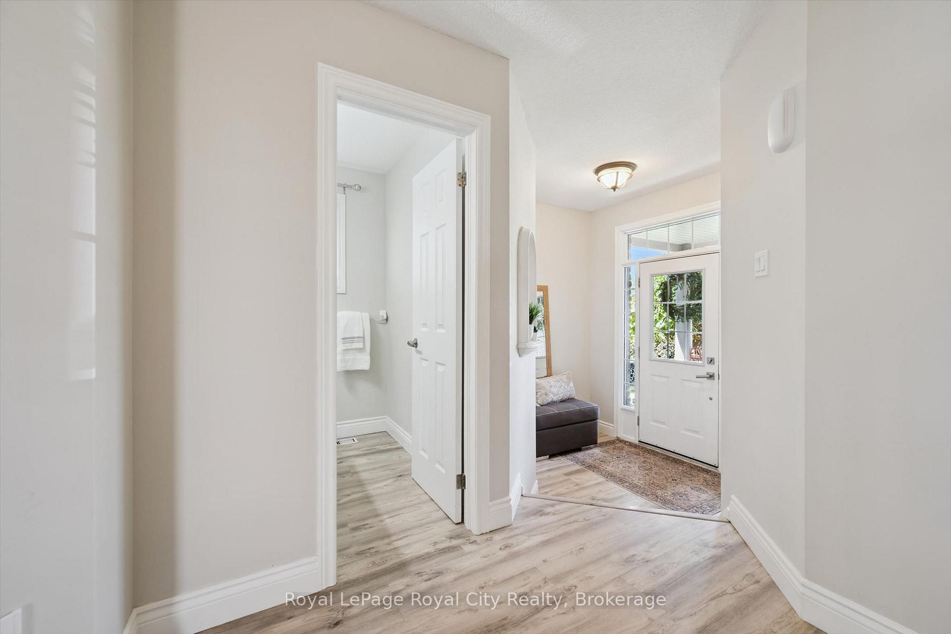 Photo 17 of 81 Teal Drive, Guelph, Kortright Hills — HOMEH