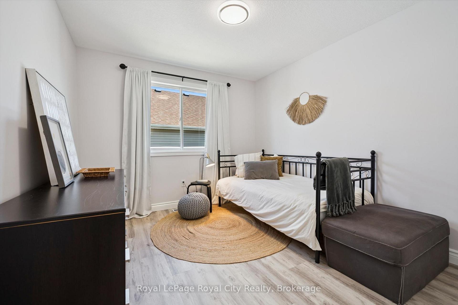 Photo 23 of 81 Teal Drive, Guelph, Kortright Hills — HOMEH