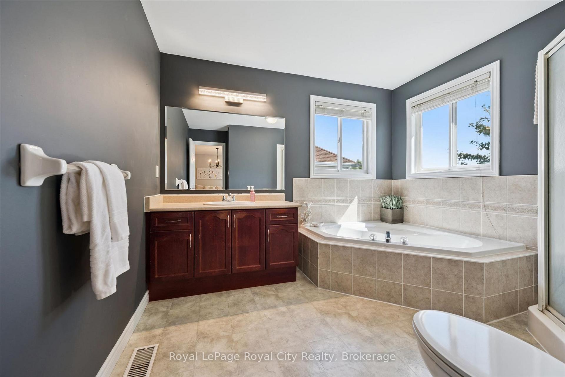 Photo 27 of 81 Teal Drive, Guelph, Kortright Hills — HOMEH