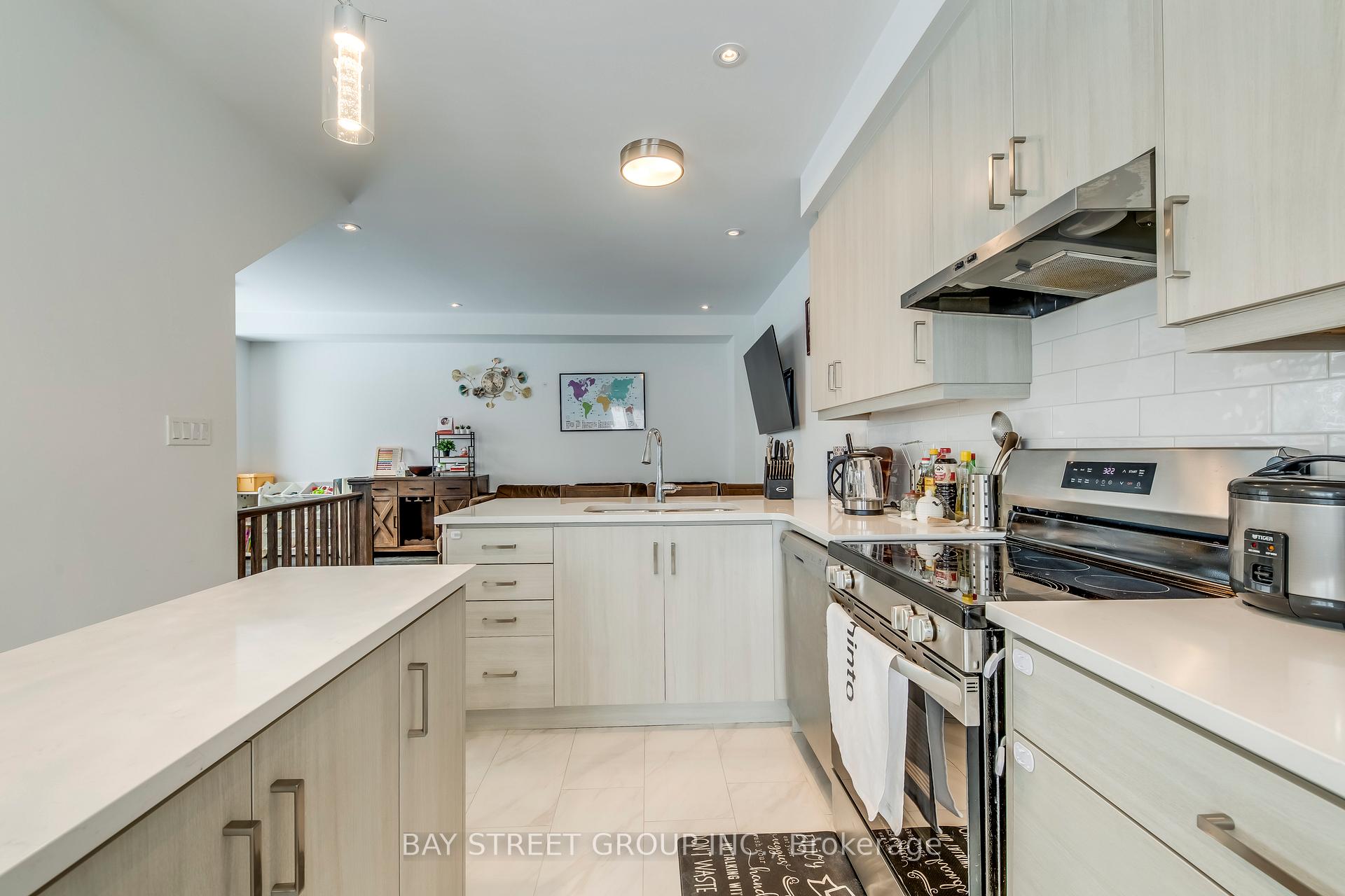 Photo 23 of 3049 Merrick Road, Oakville, Joshua Meadows — HOMEH