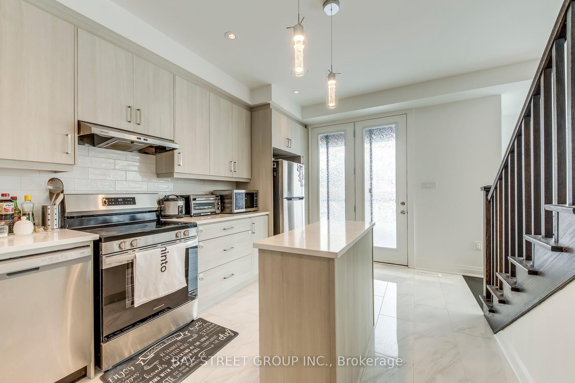 Photo 24 of 3049 Merrick Road, Oakville, Joshua Meadows — HOMEH
