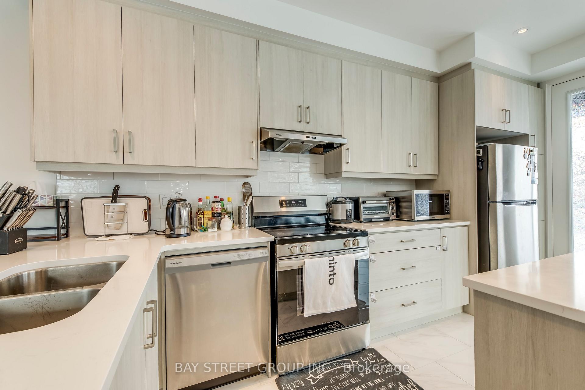 Photo 26 of 3049 Merrick Road, Oakville, Joshua Meadows — HOMEH