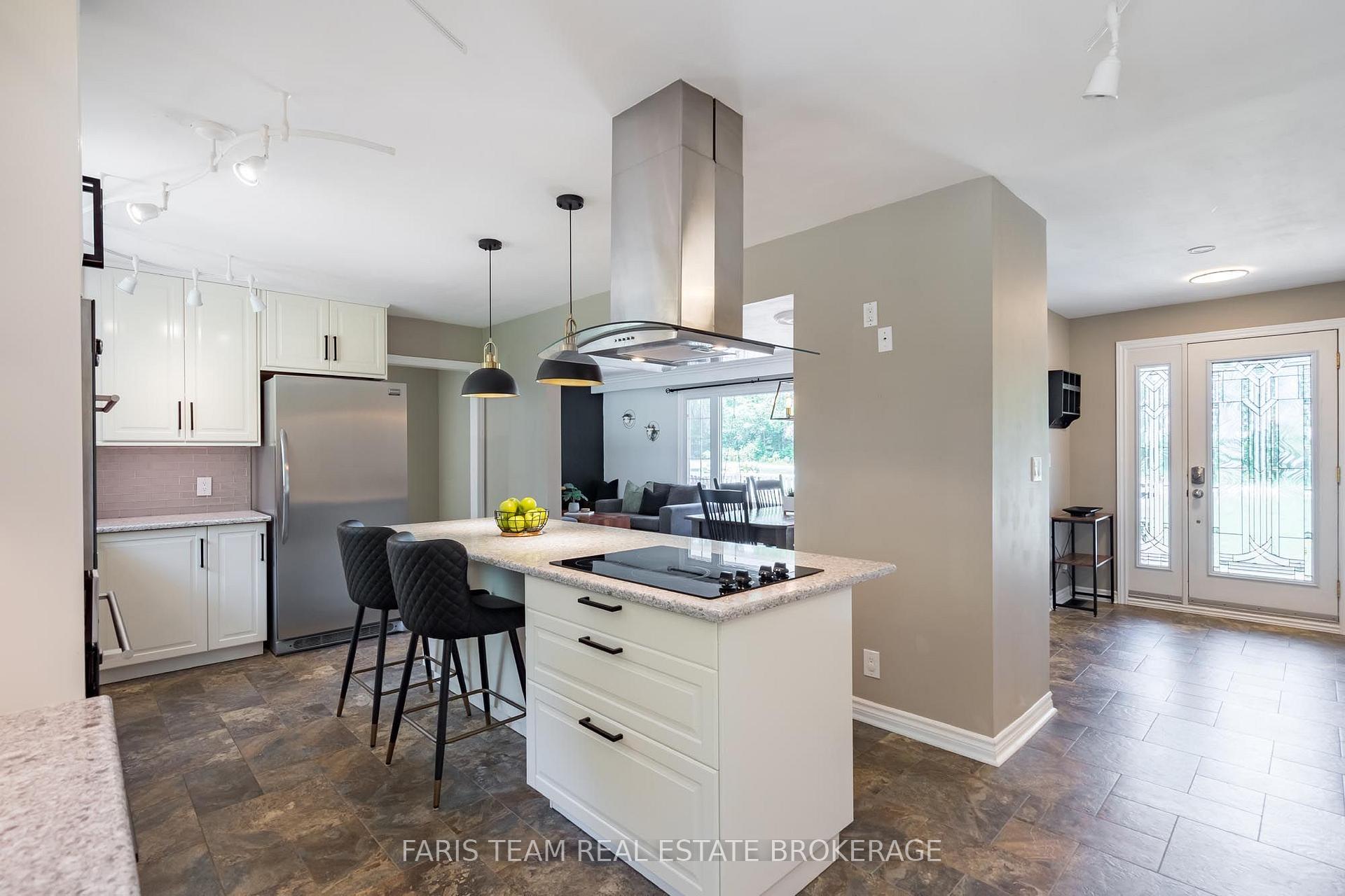 Photo 7 of 1765 Flos Road 4 W, Springwater, Rural Springwater — HOMEH