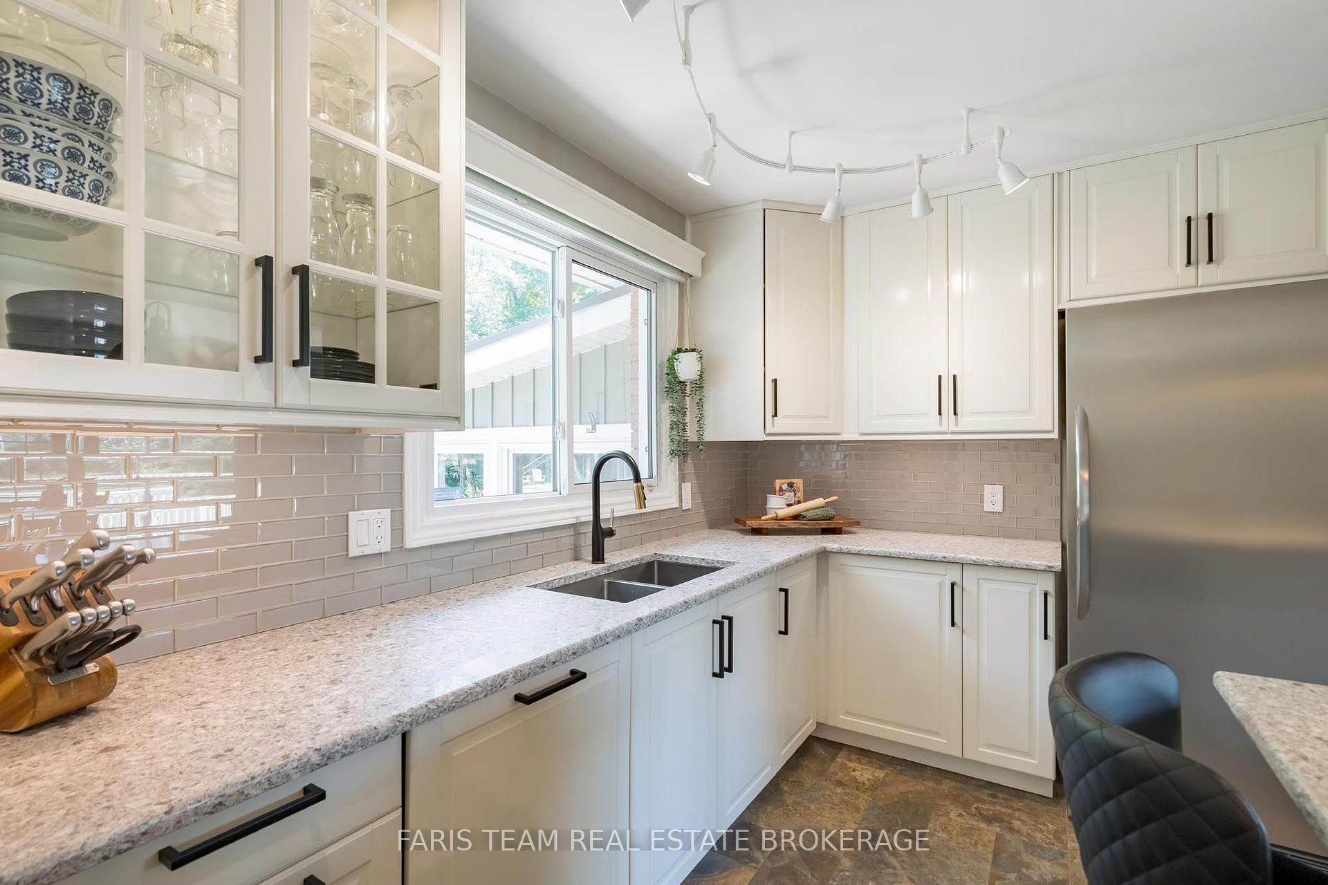Photo 8 of 1765 Flos Road 4 W, Springwater, Rural Springwater — HOMEH