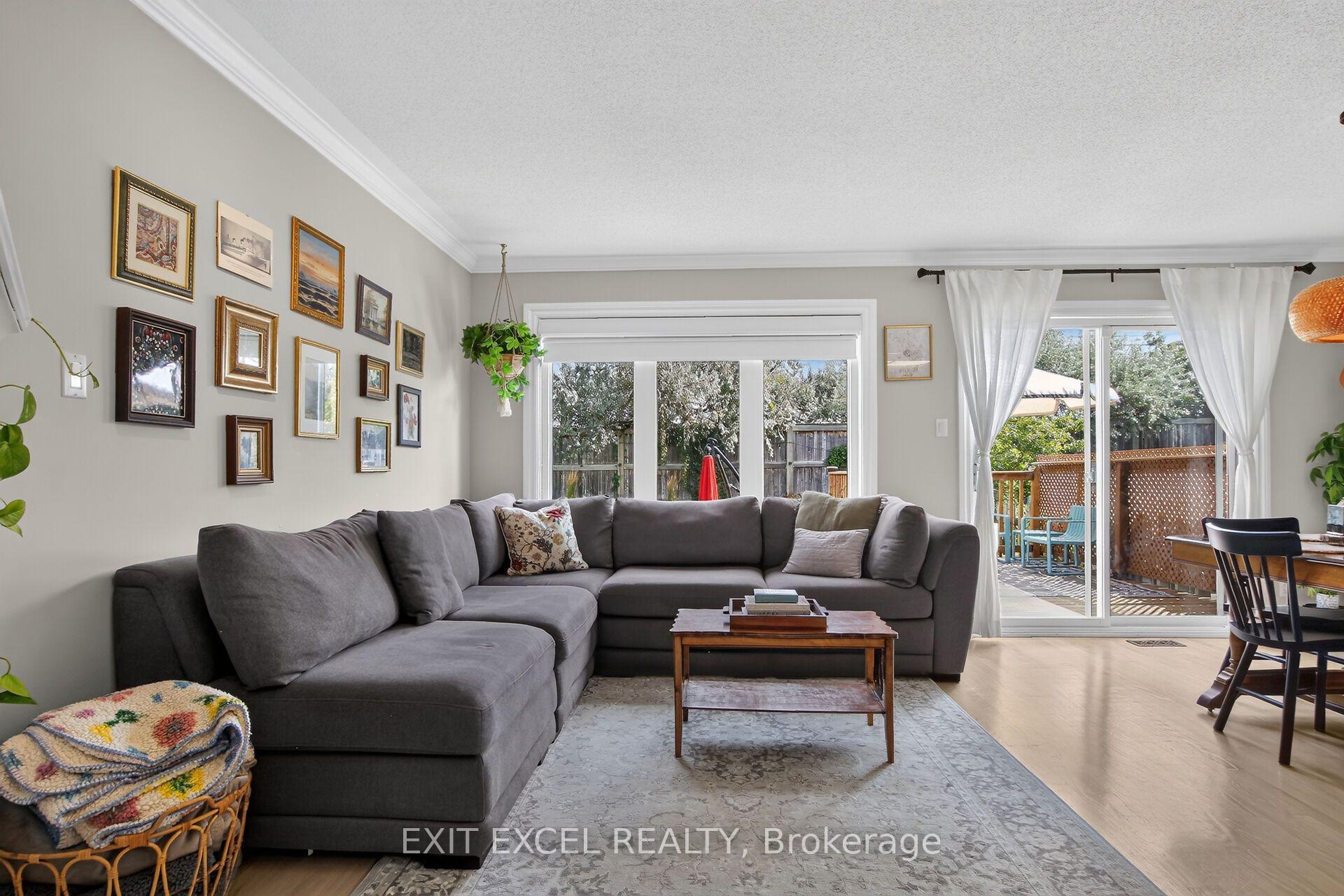 Photo 8 of 89 Forestglade Crescent, Ottawa, Hunt Club Park — HOMEH