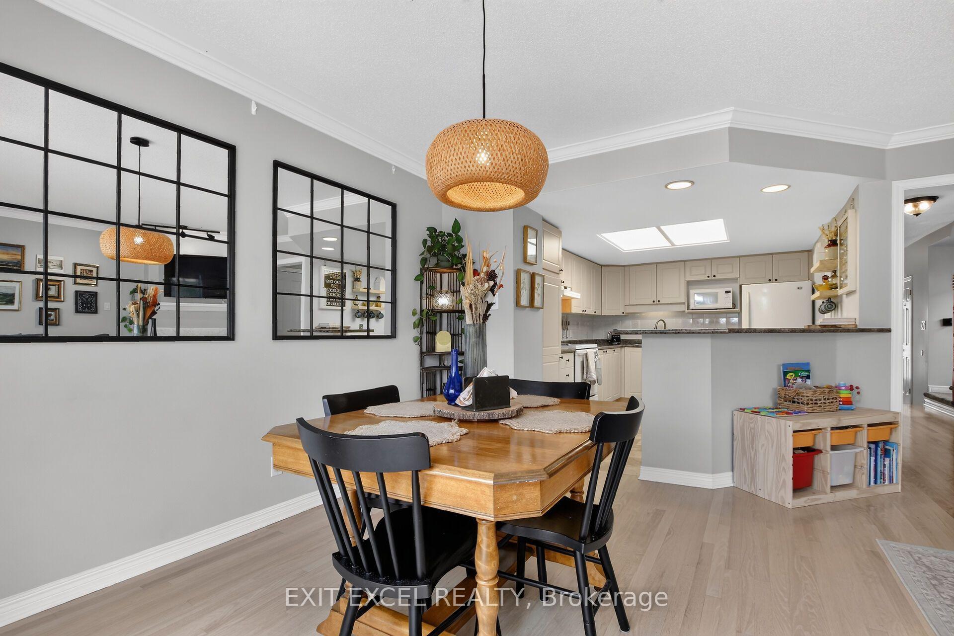 Photo 10 of 89 Forestglade Crescent, Ottawa, Hunt Club Park — HOMEH