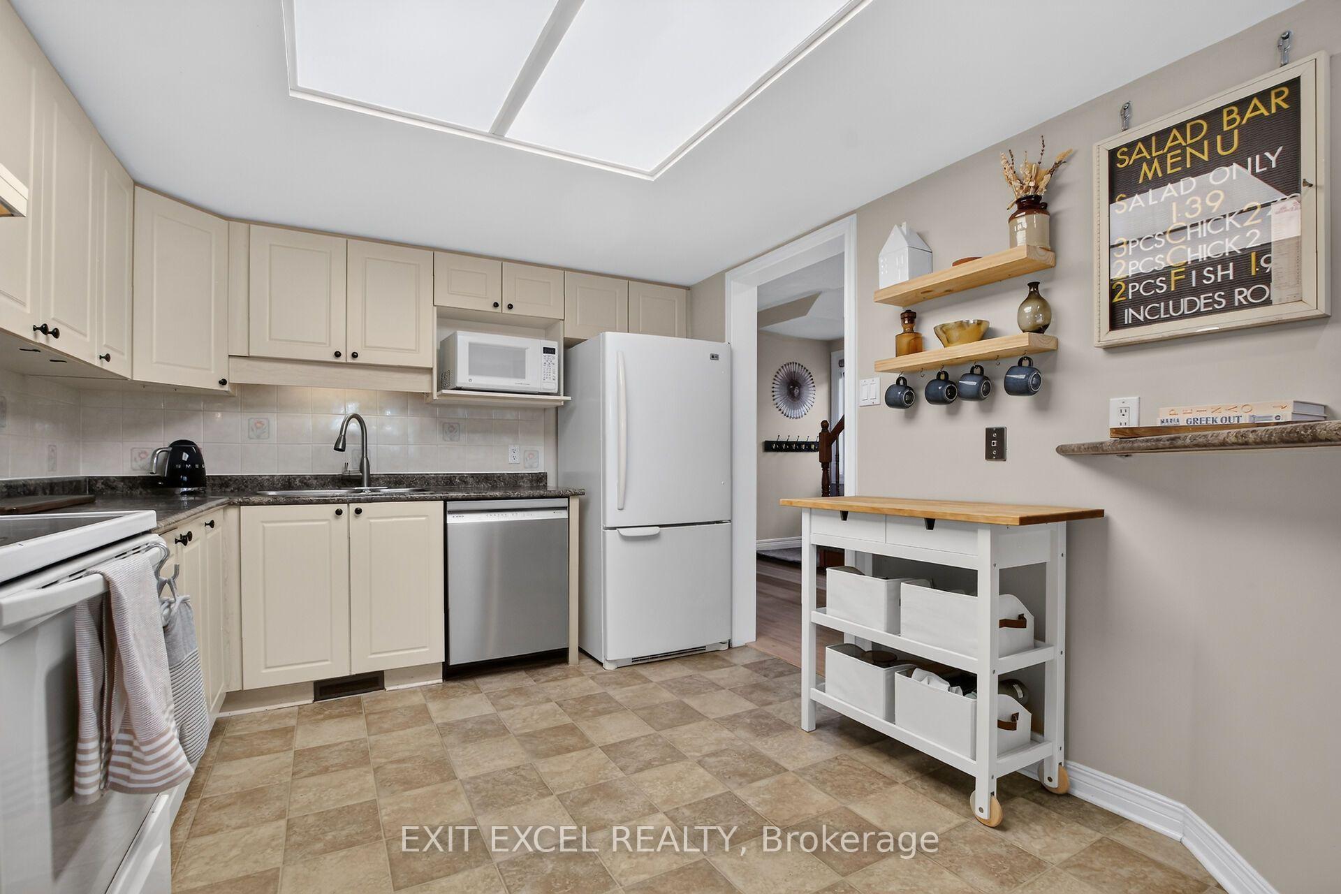 Photo 11 of 89 Forestglade Crescent, Ottawa, Hunt Club Park — HOMEH