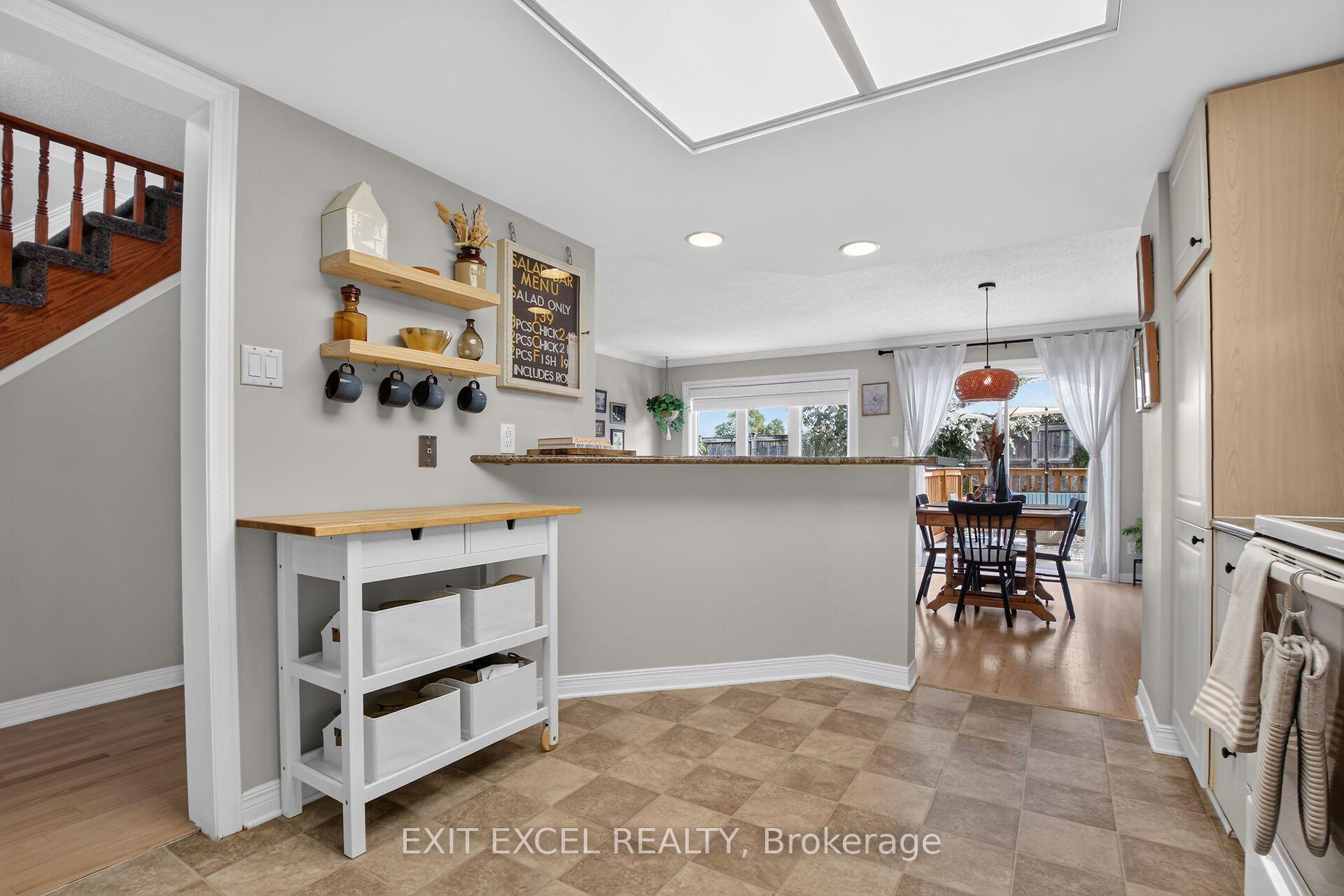 Photo 13 of 89 Forestglade Crescent, Ottawa, Hunt Club Park — HOMEH