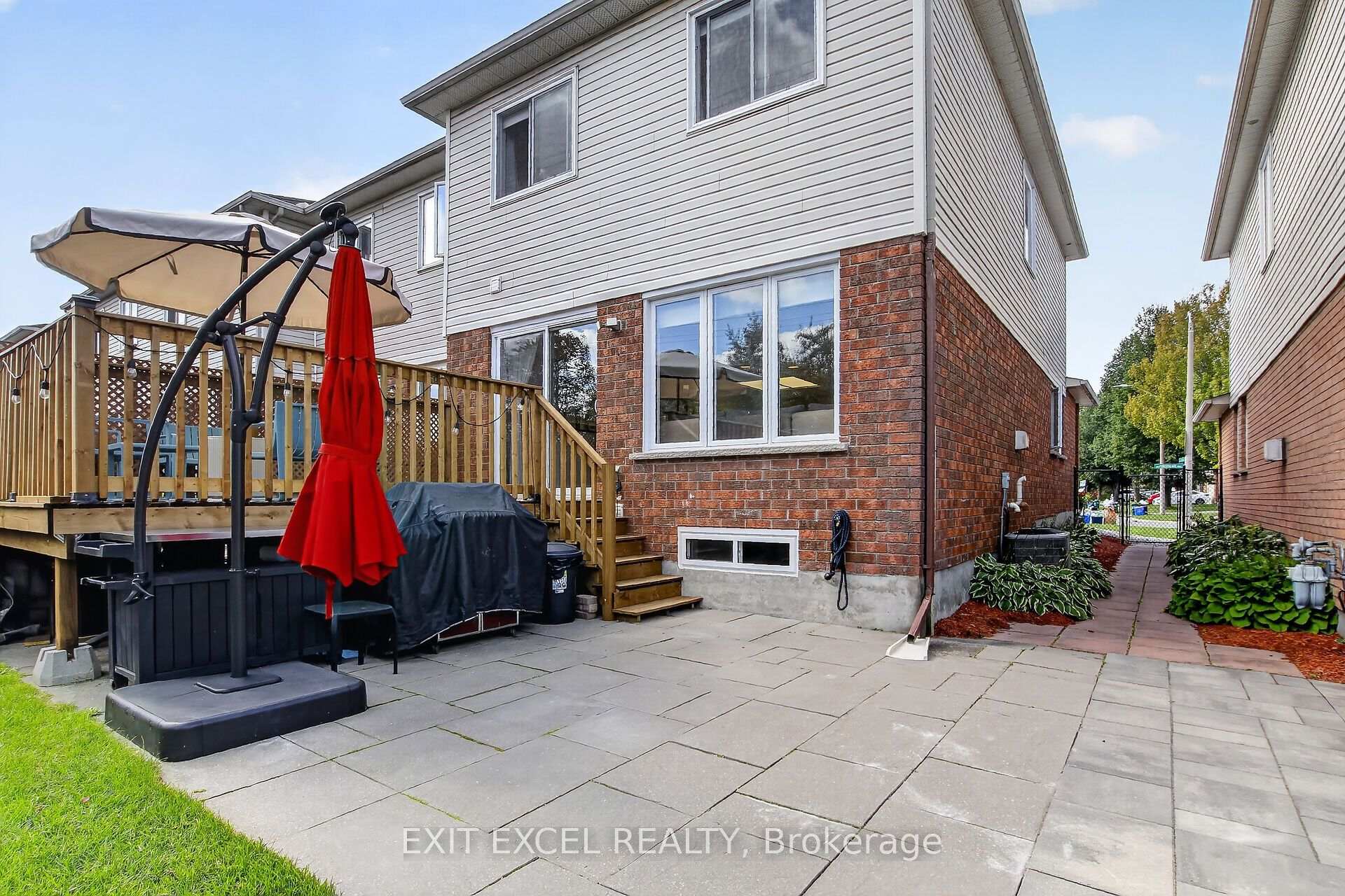 Photo 31 of 89 Forestglade Crescent, Ottawa, Hunt Club Park — HOMEH