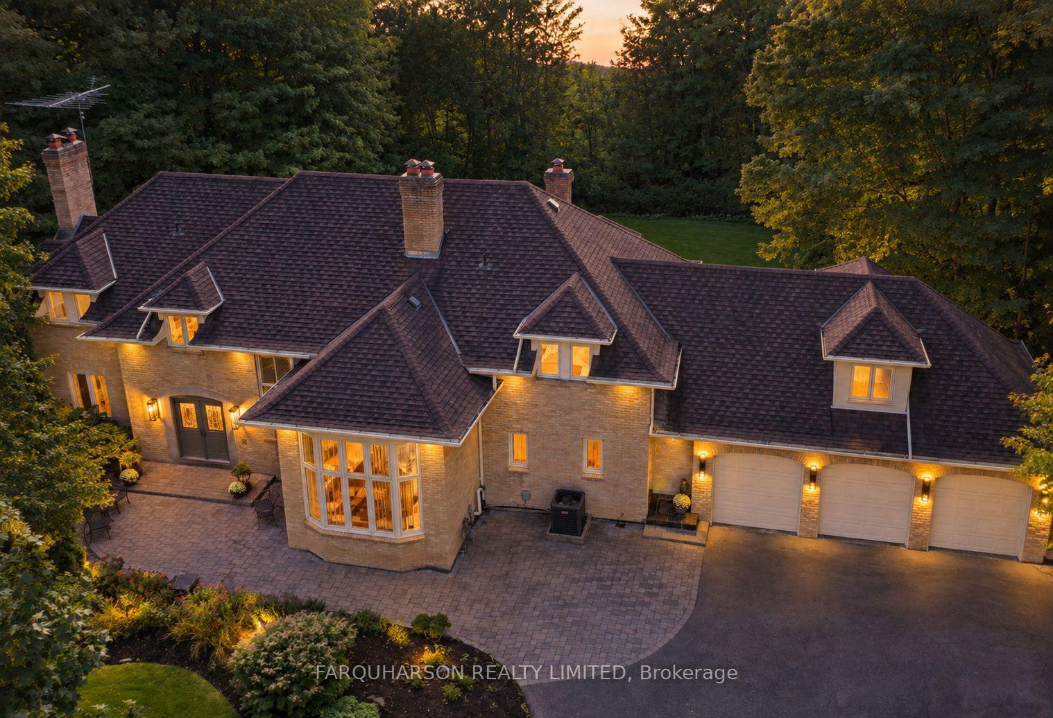 Front of 15 Skyridge Court
