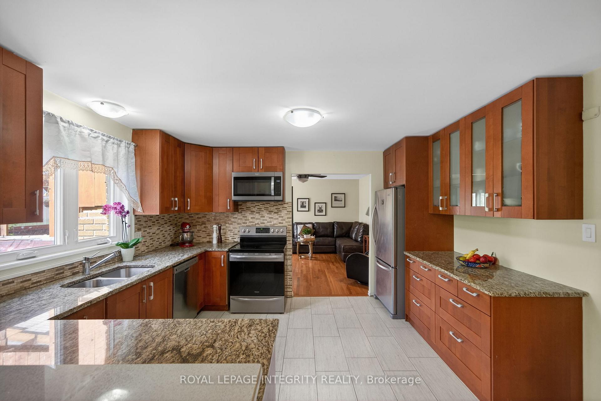 Photo 13 of 1409 Lepage Avenue, Ottawa, Carlington — HOMEH
