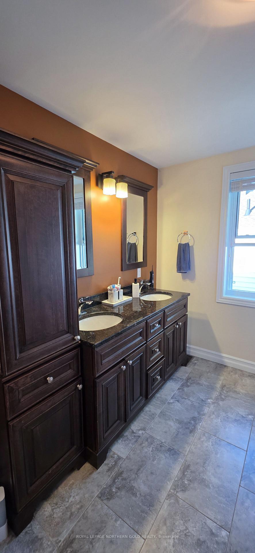 Photo 15 of 61 Second Street E, Kirkland Lake — HOMEH