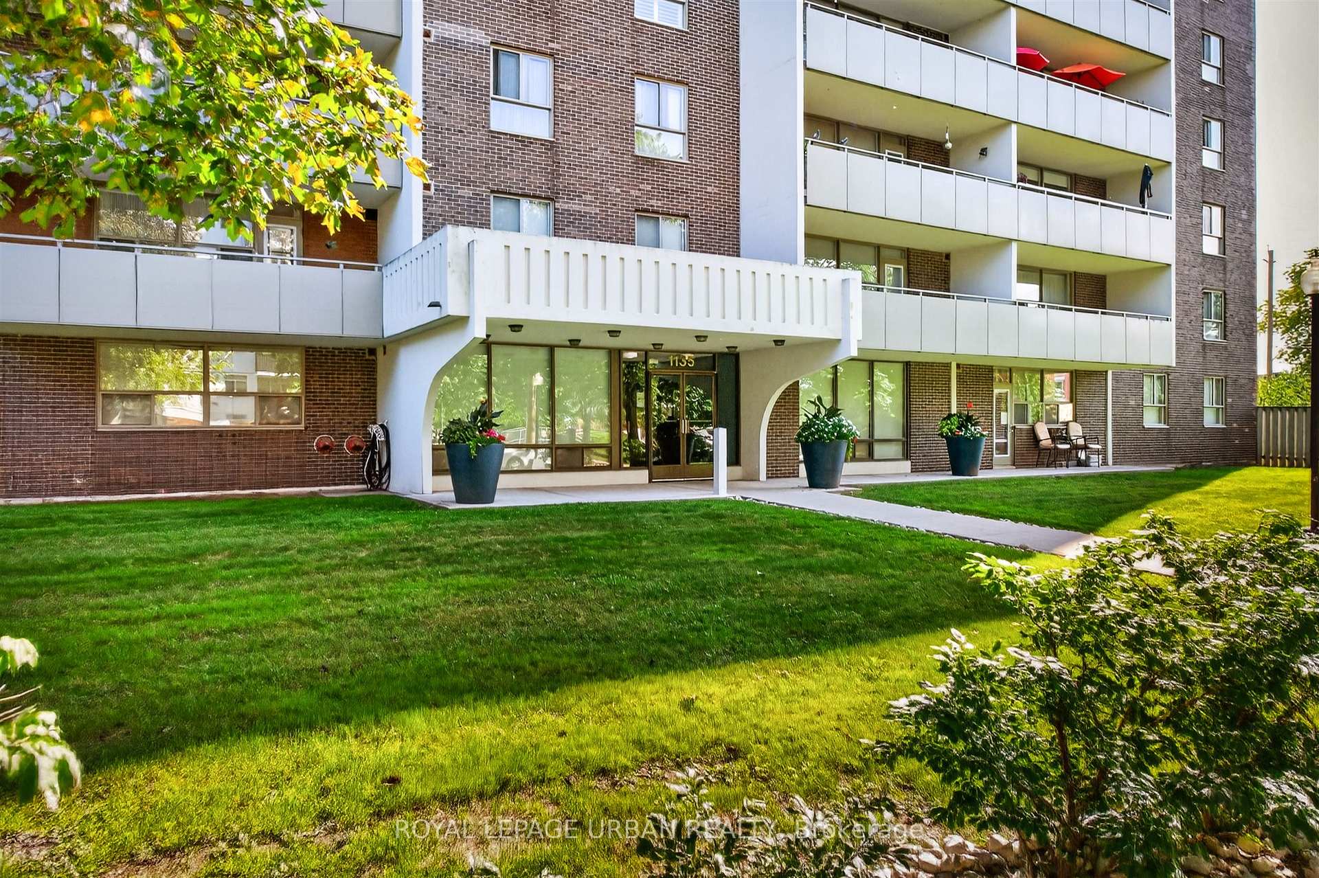Photo 3 of 1135 Logan Avenue, Toronto, Broadview North — HOMEH