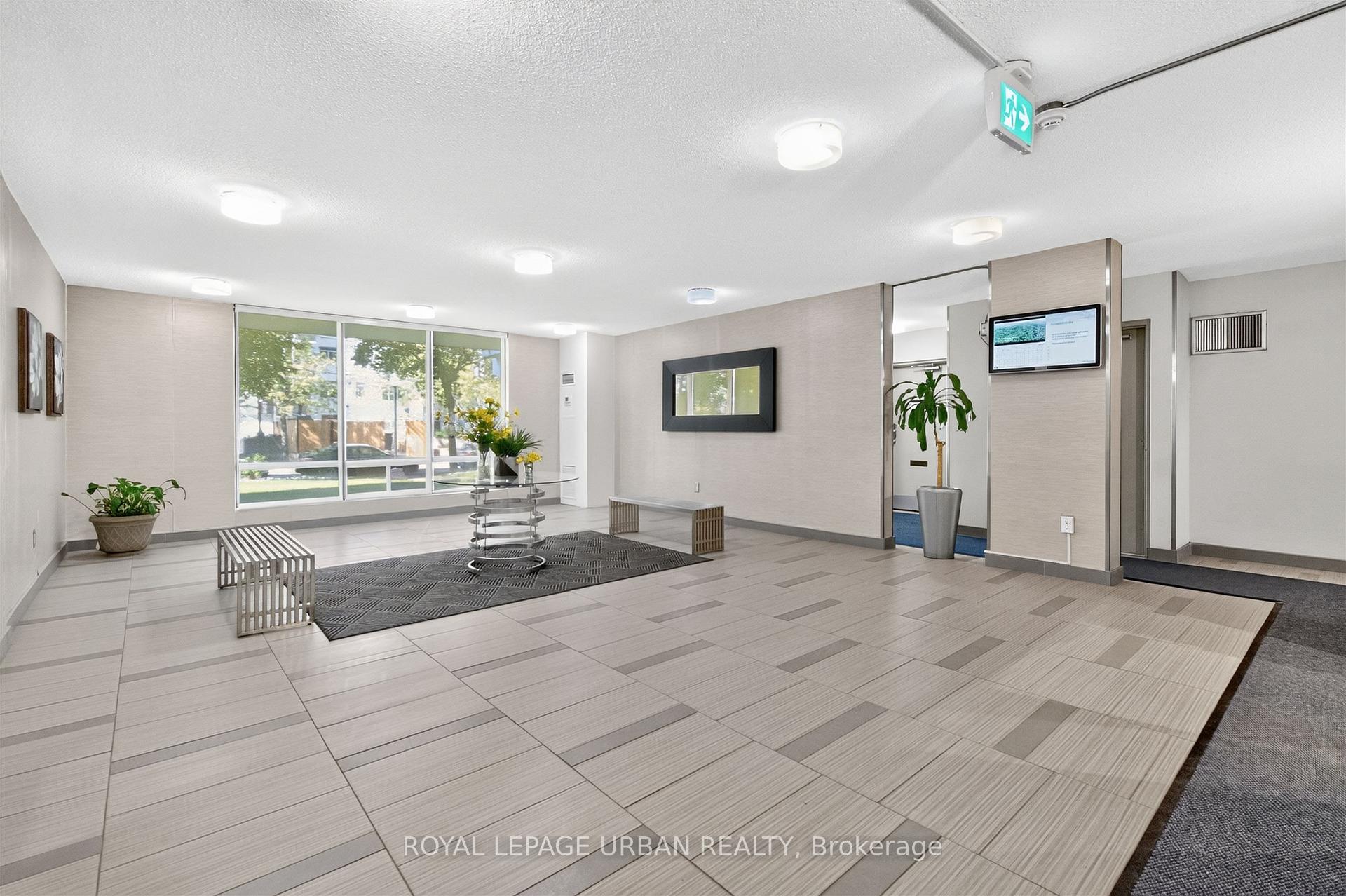 Photo 4 of 1135 Logan Avenue, Toronto, Broadview North — HOMEH