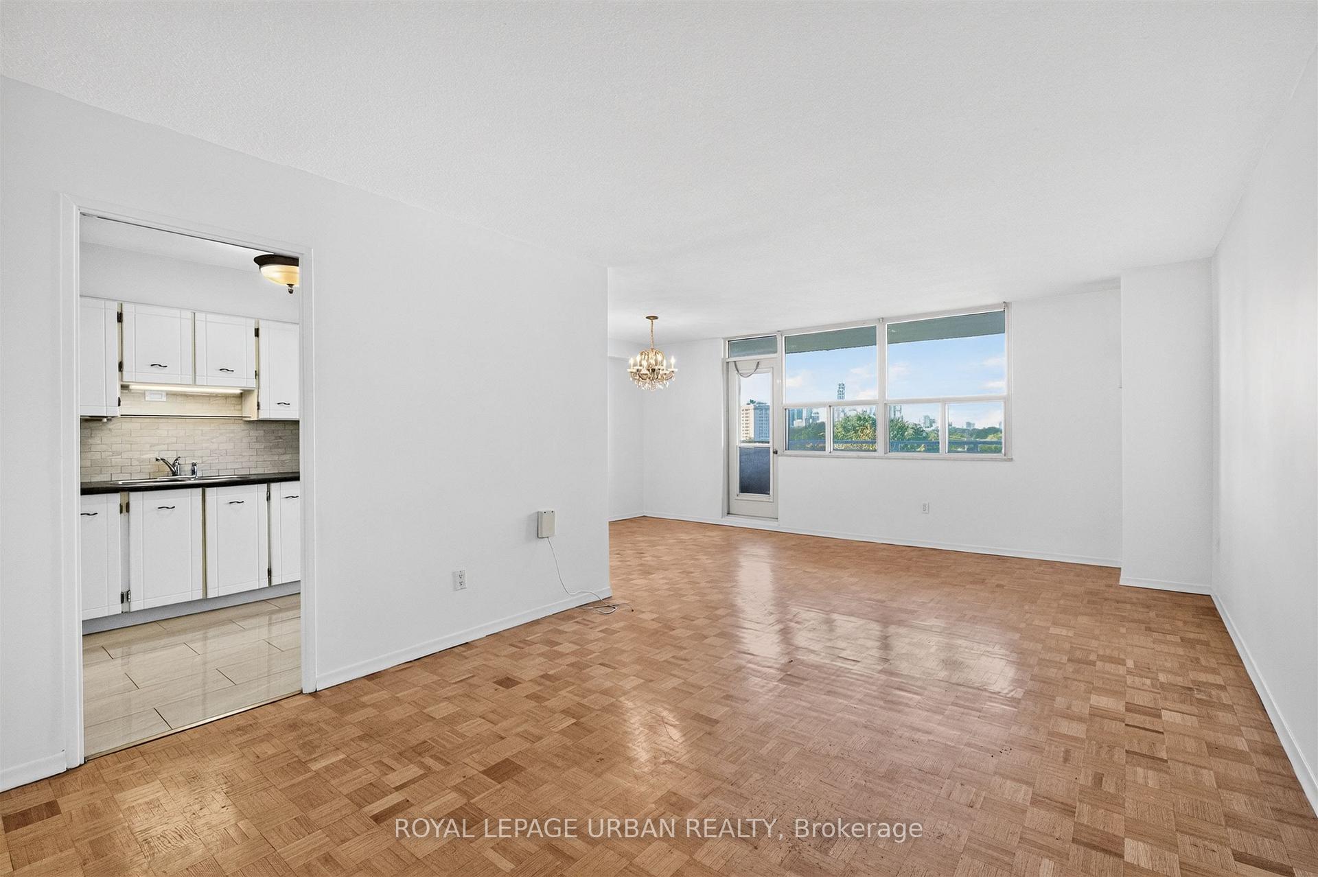 Photo 11 of 1135 Logan Avenue, Toronto, Broadview North — HOMEH