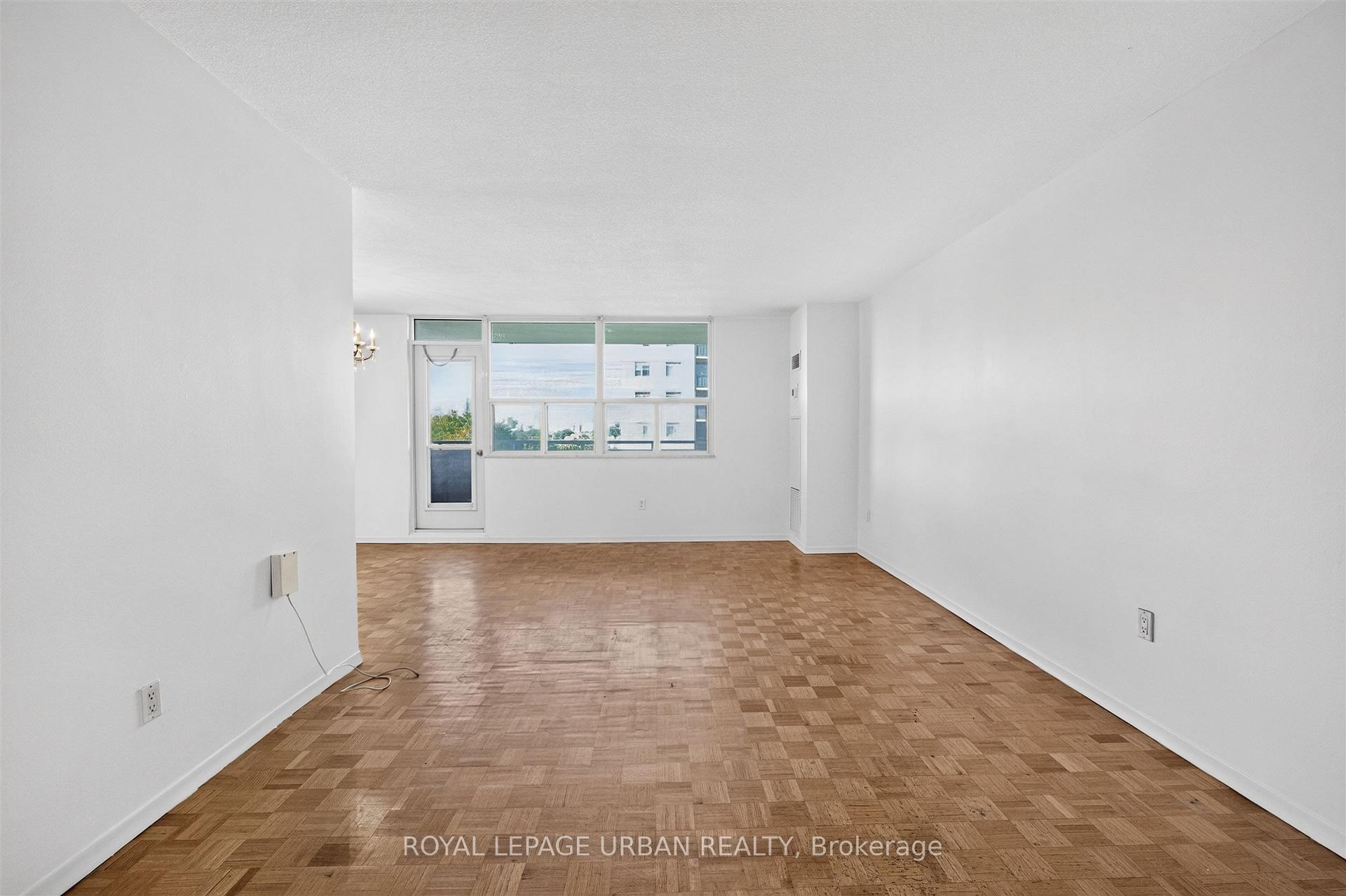 Photo 12 of 1135 Logan Avenue, Toronto, Broadview North — HOMEH