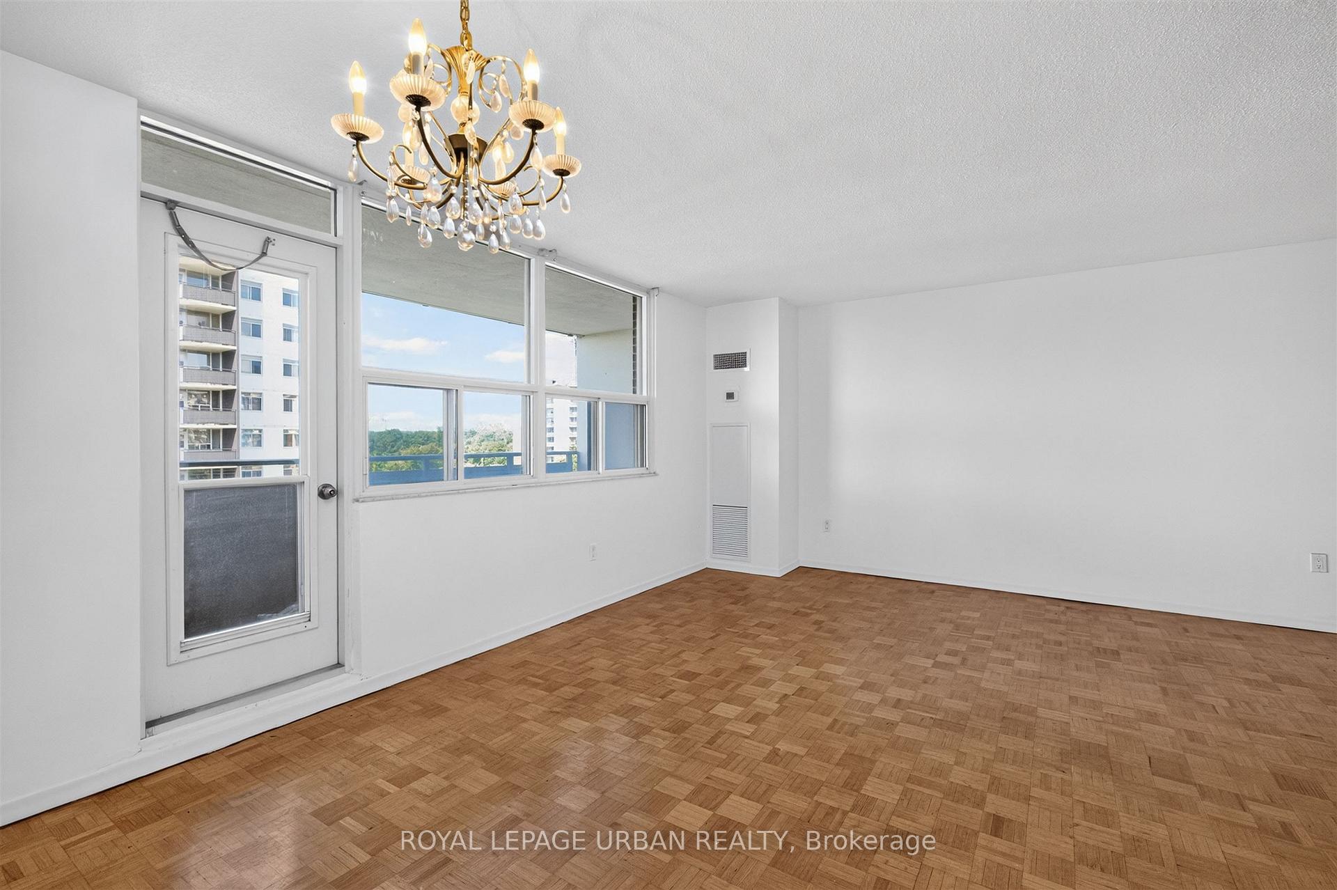 Photo 16 of 1135 Logan Avenue, Toronto, Broadview North — HOMEH