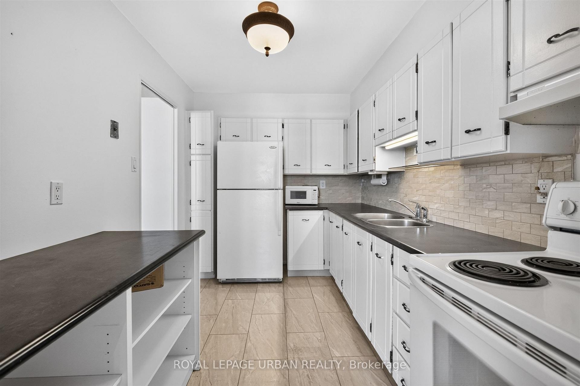 Photo 18 of 1135 Logan Avenue, Toronto, Broadview North — HOMEH