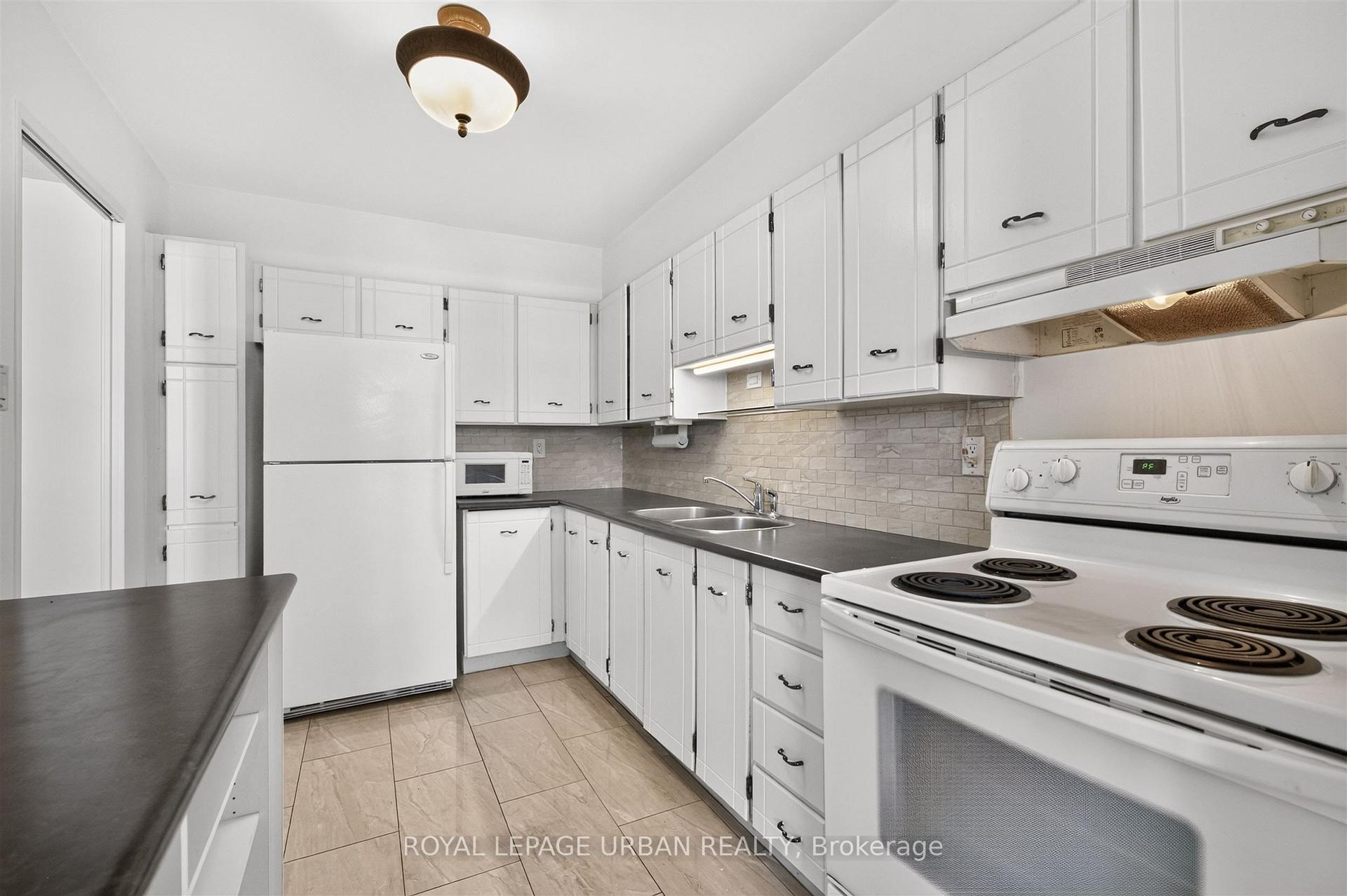 Photo 19 of 1135 Logan Avenue, Toronto, Broadview North — HOMEH