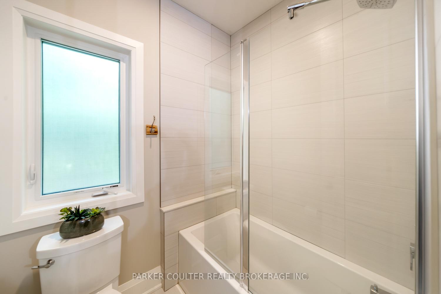 Photo 22 of 29 Gallagher Crescent, Springwater, Midhurst — HOMEH