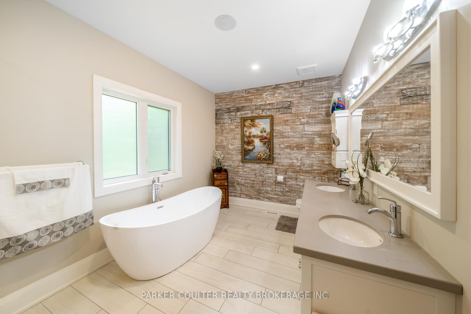 Photo 27 of 29 Gallagher Crescent, Springwater, Midhurst — HOMEH