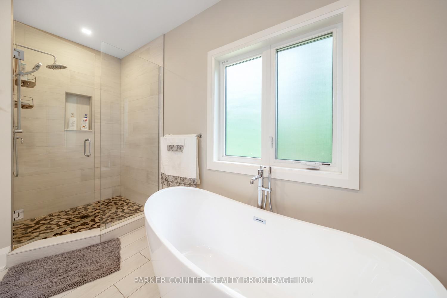 Photo 28 of 29 Gallagher Crescent, Springwater, Midhurst — HOMEH