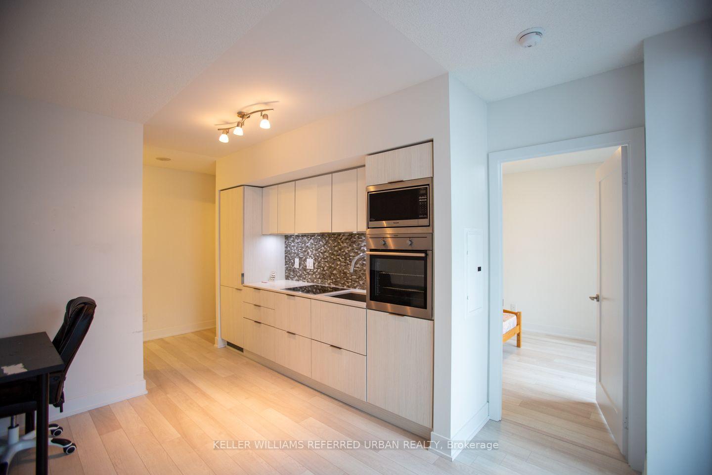Photo 8 of Unit 908, 318 Richmond Street W, Toronto, Waterfront Communities — HOMEH