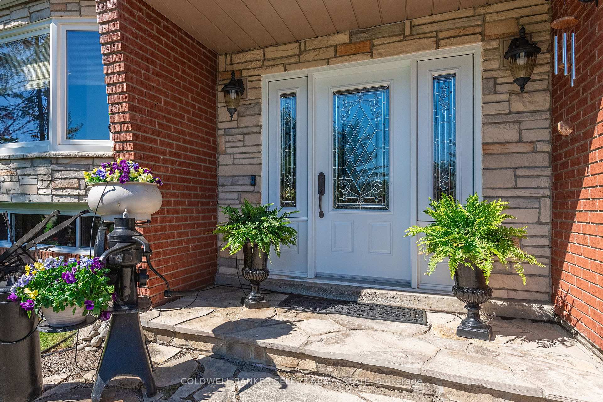Photo 4 of 251 Bell Air Drive, Caledon, Bolton East — HOMEH