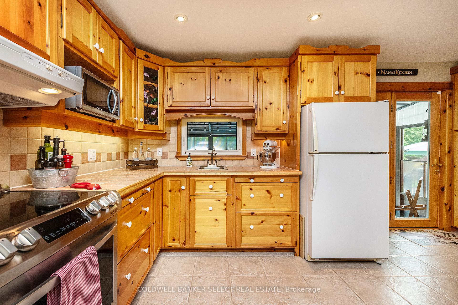 Photo 14 of 251 Bell Air Drive, Caledon, Bolton East — HOMEH