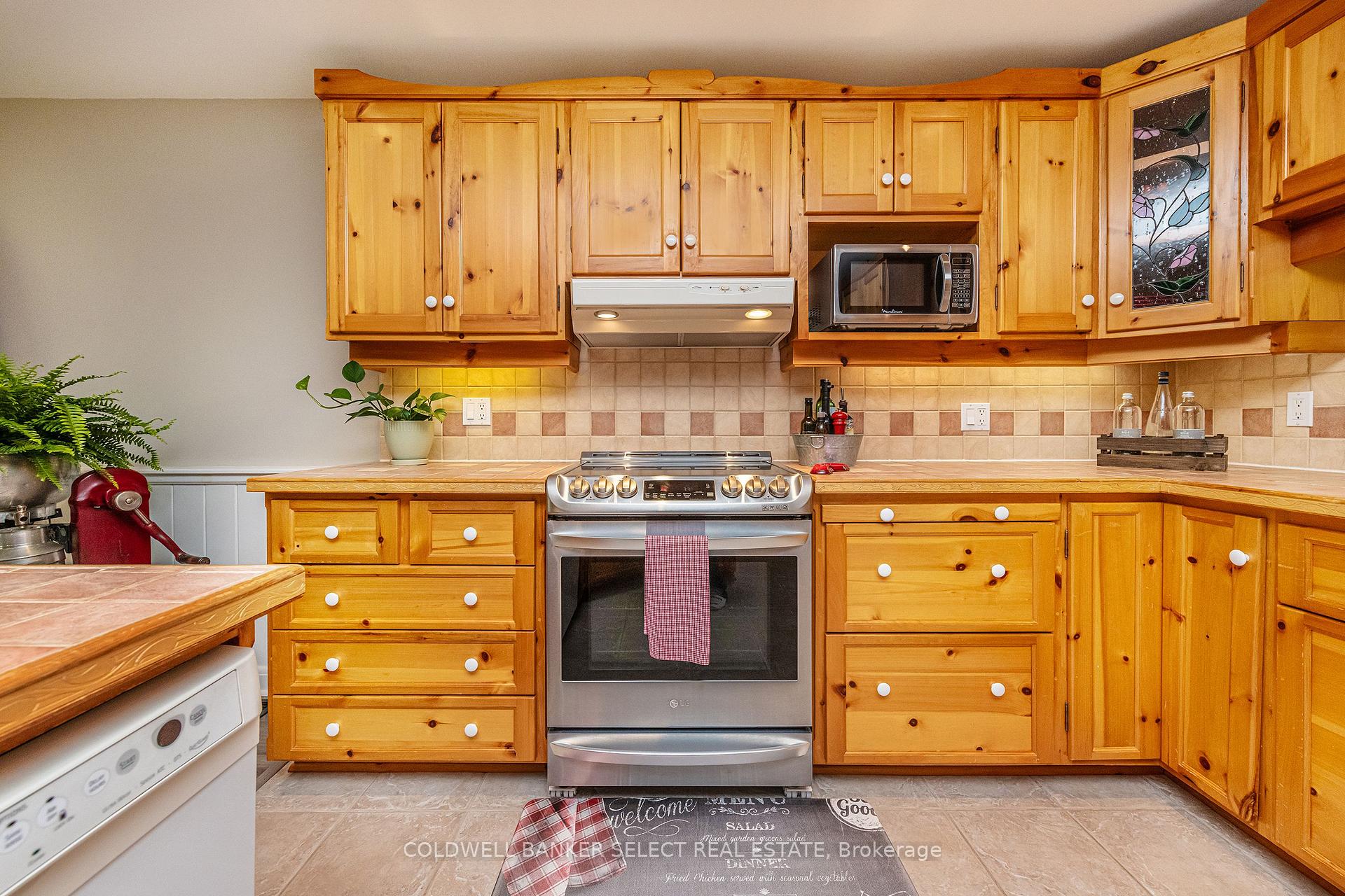 Photo 15 of 251 Bell Air Drive, Caledon, Bolton East — HOMEH